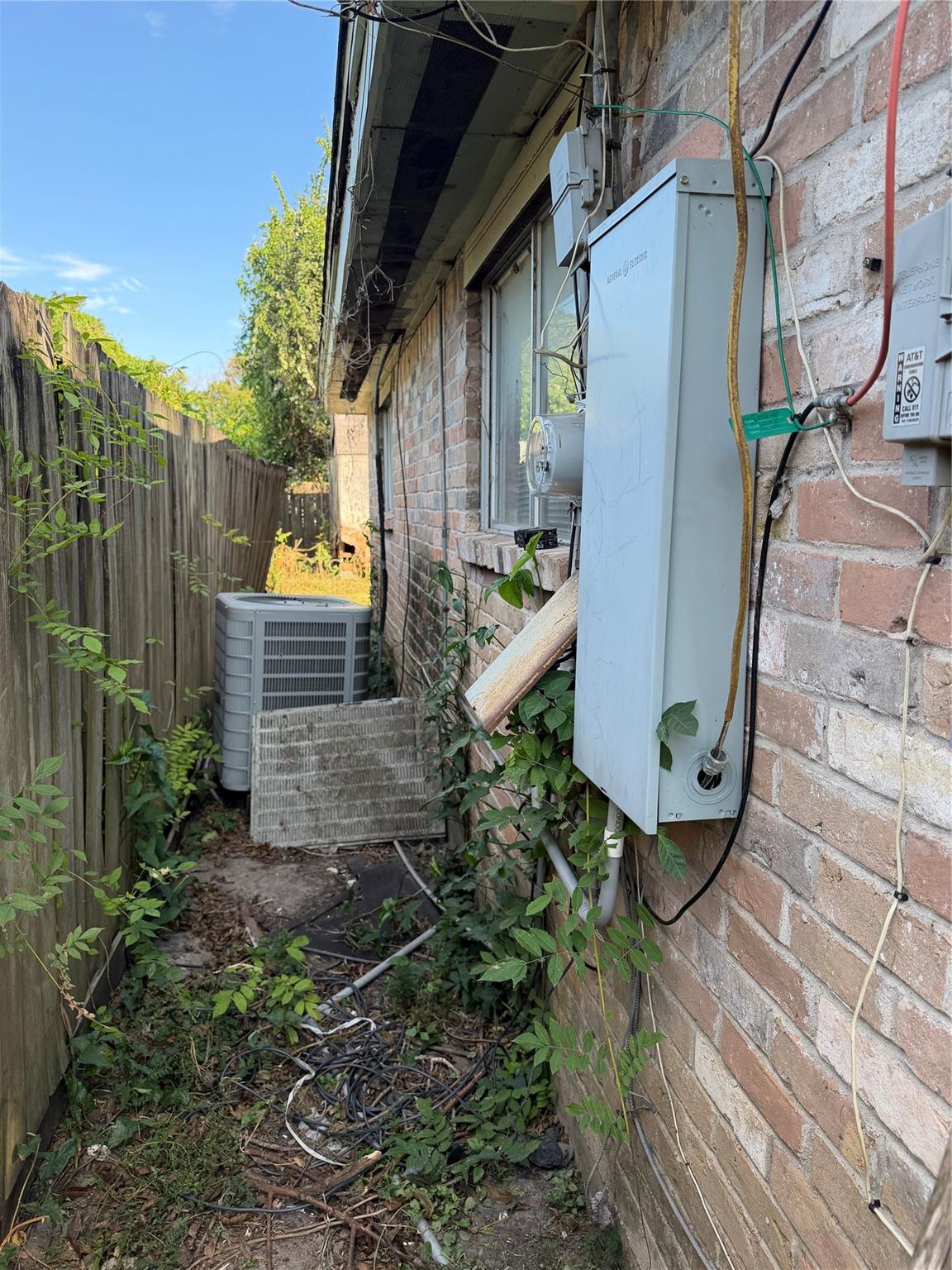 7102 Wendemere Street, Houston Tx 77088 Property Photo 12
