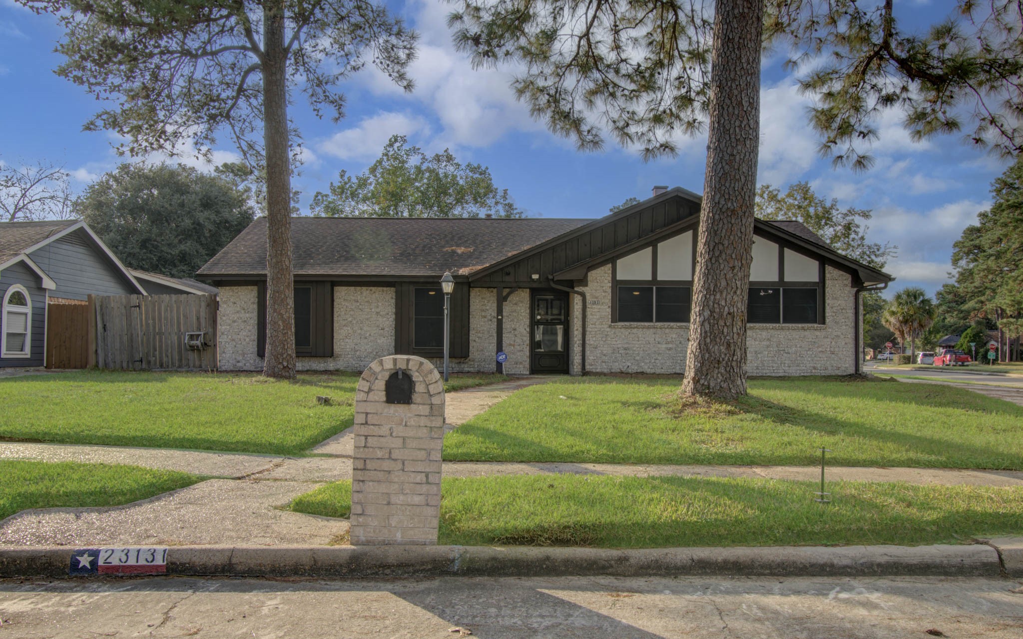 23131 Bayleaf Drive Property Photo 1