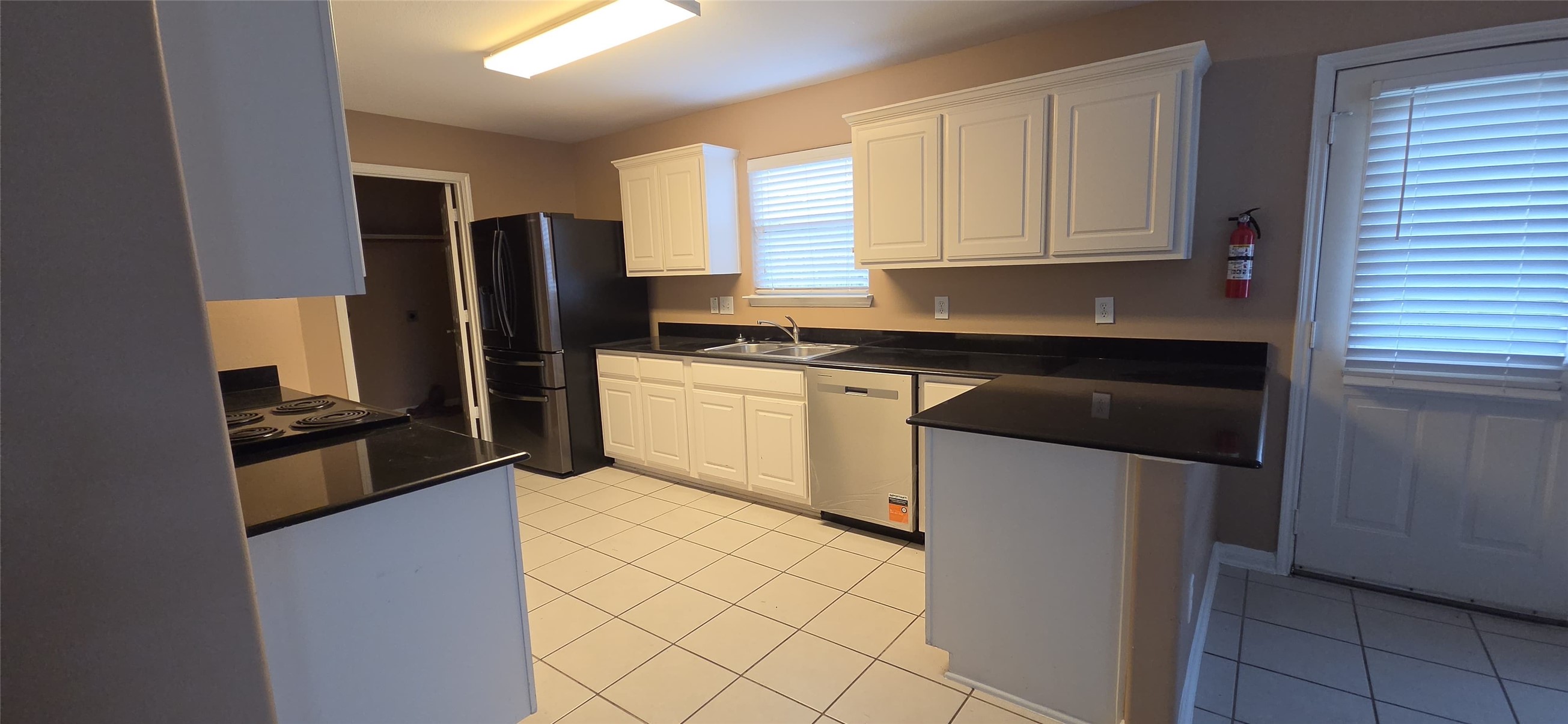 4302 Pecos River Drive Property Photo 6