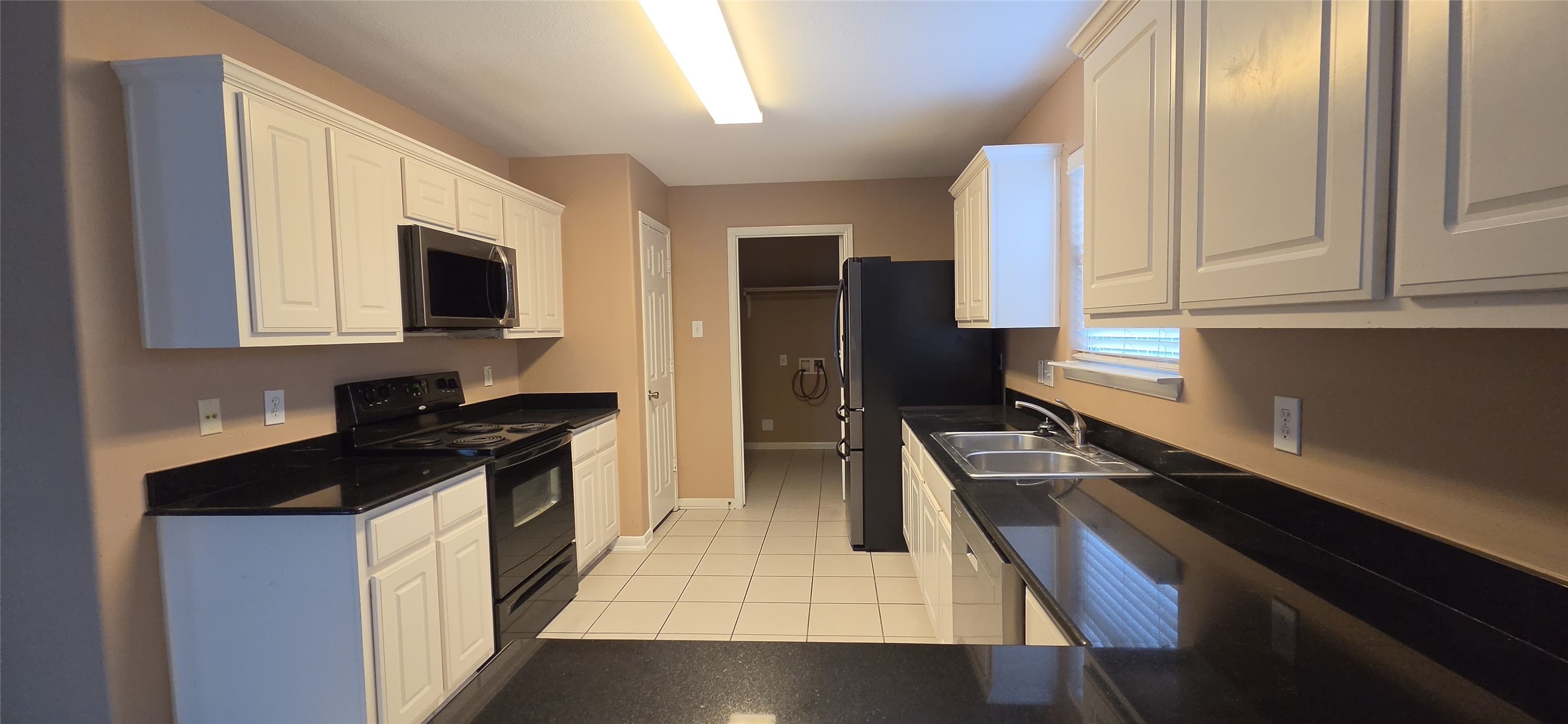 4302 Pecos River Drive Property Photo 7