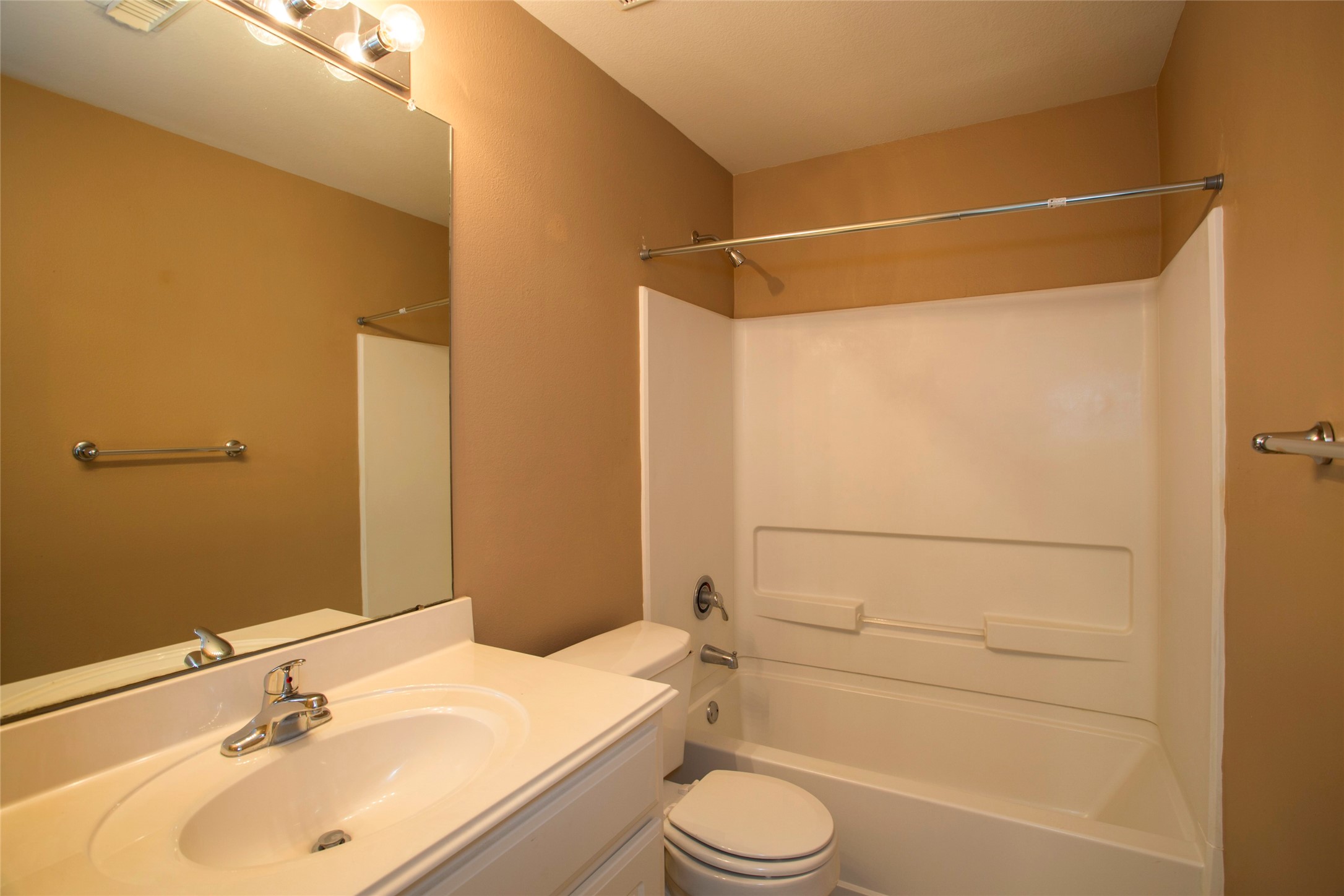 4302 Pecos River Drive Property Photo 10