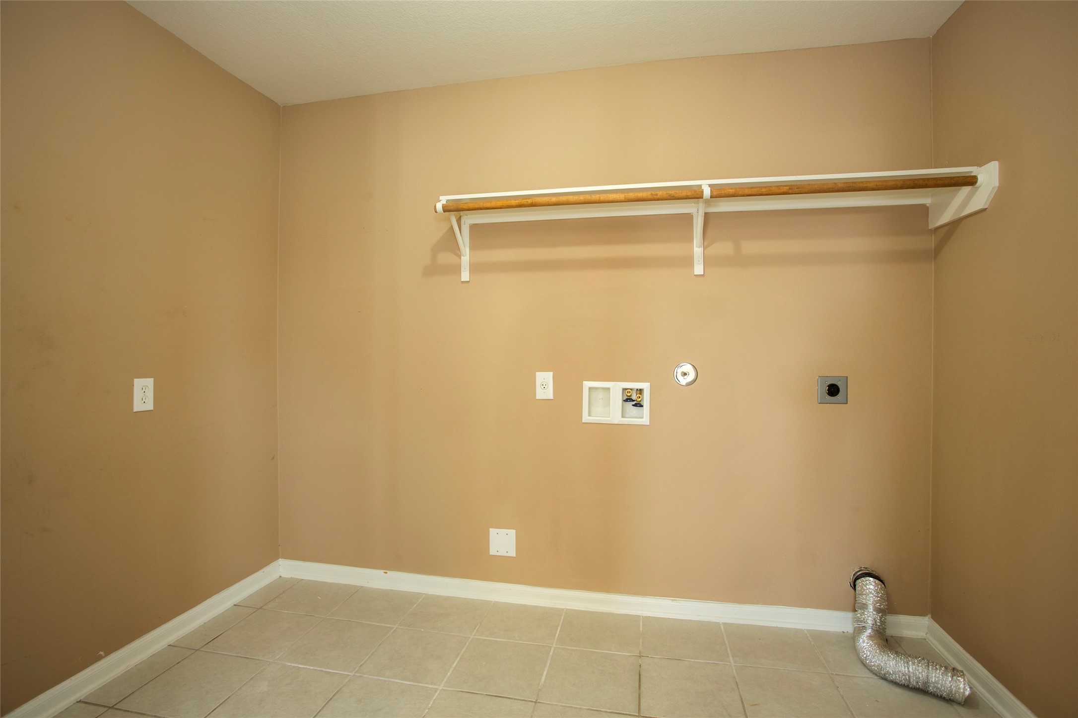 4302 Pecos River Drive Property Photo 14