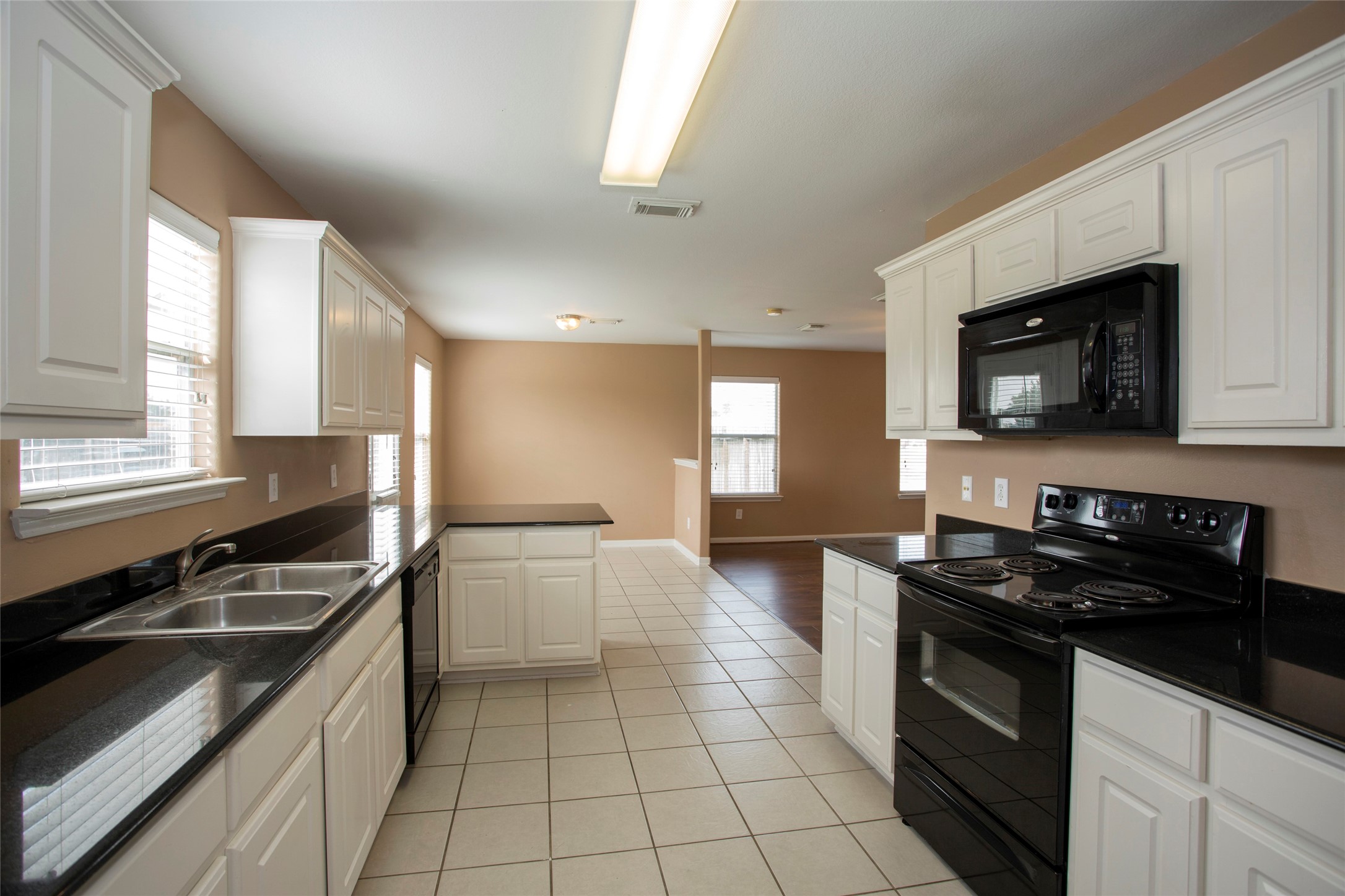 4302 Pecos River Drive Property Photo 15