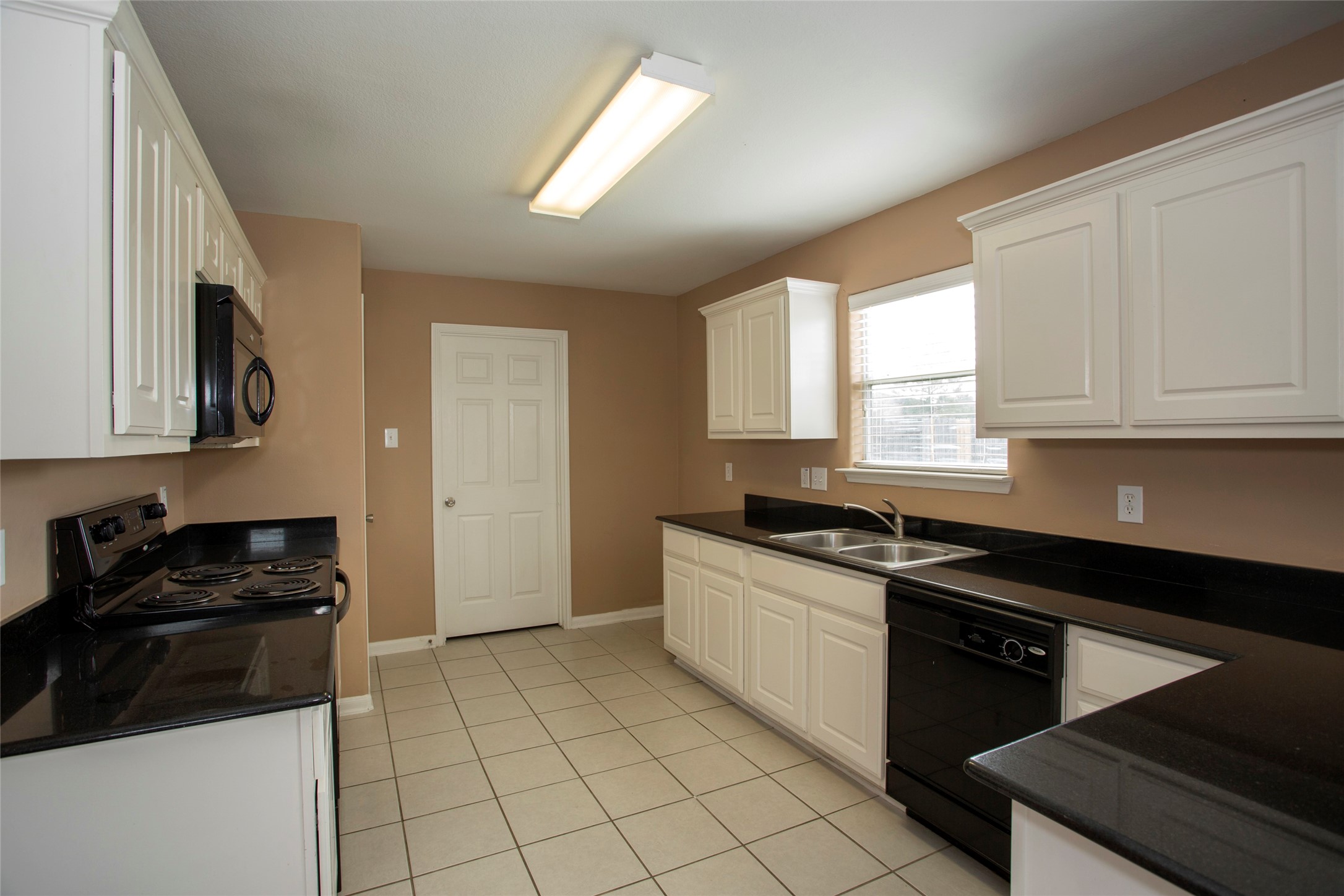 4302 Pecos River Drive Property Photo 17