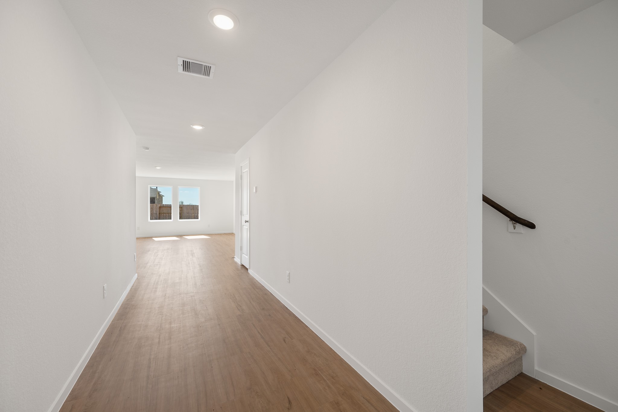 1102 Rustic Willow Drive Property Photo 6