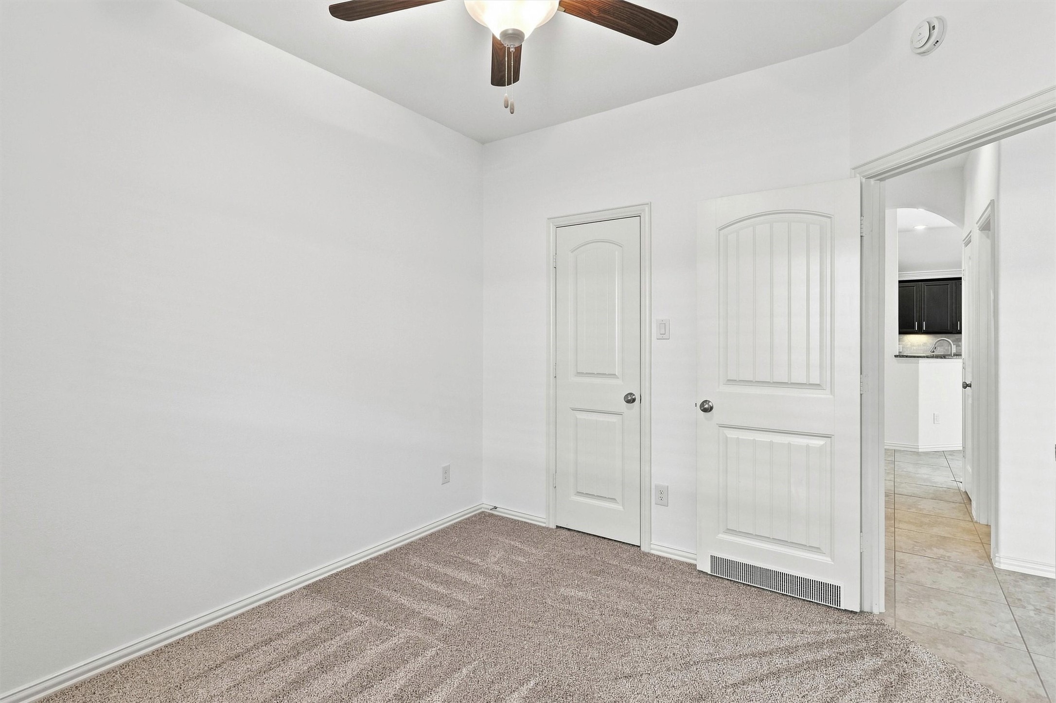 637 Maple Point Drive E Property Photo 35