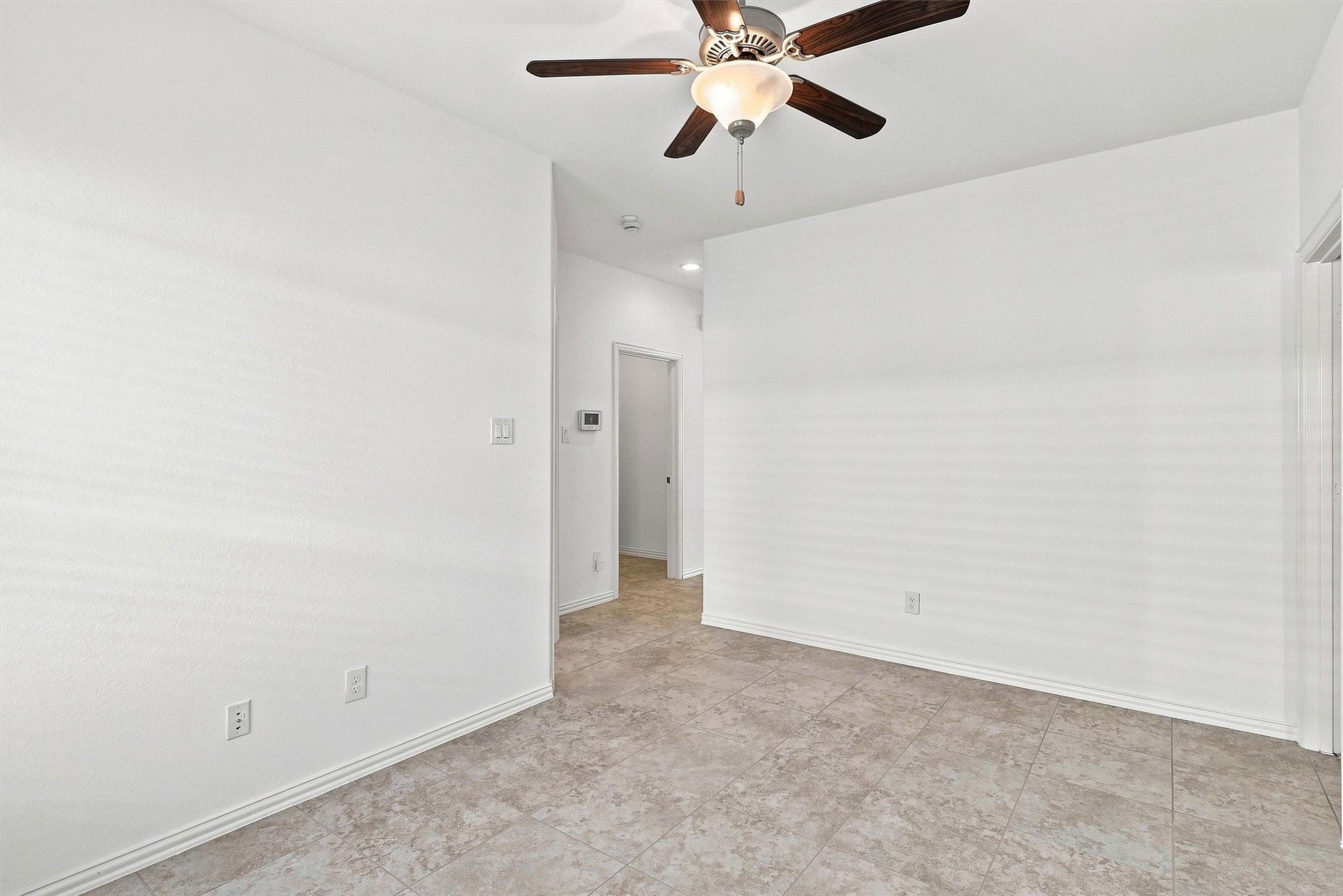 637 Maple Point Drive E Property Photo 39