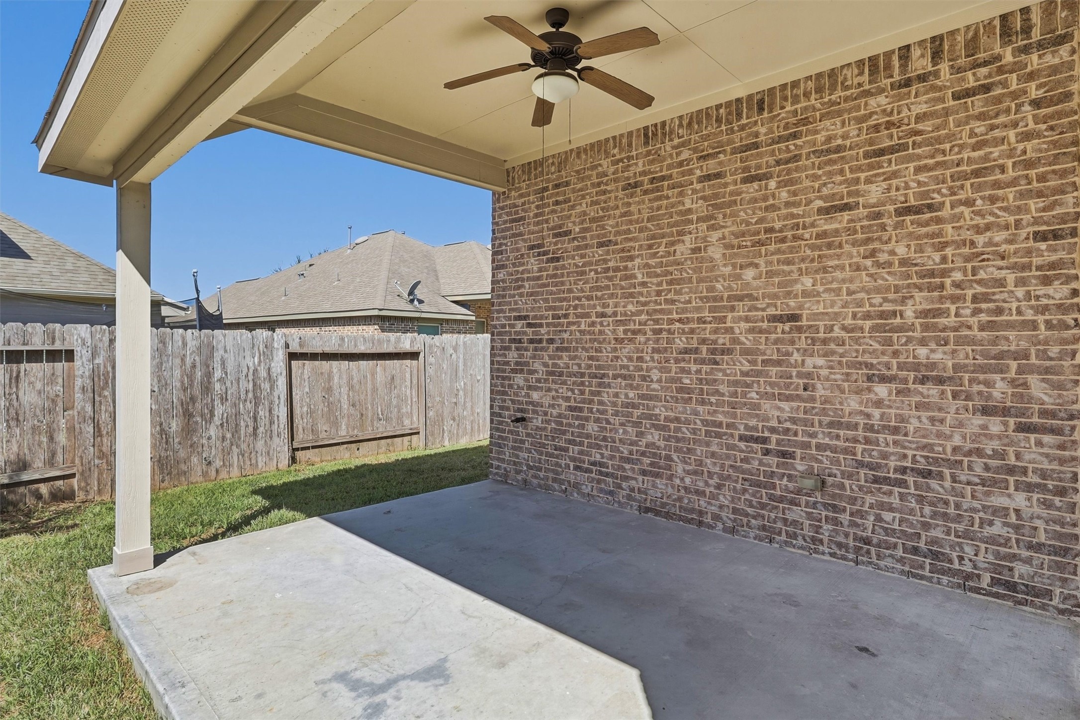 637 Maple Point Drive E Property Photo 46