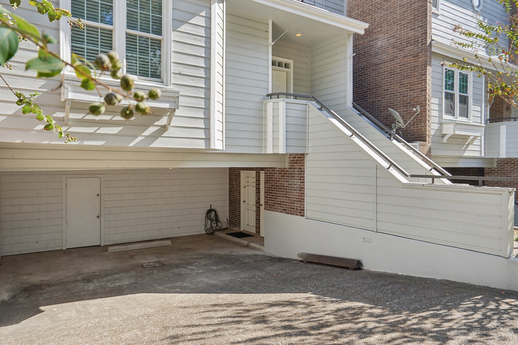 1725 Enterprise Avenue Property Photo 4