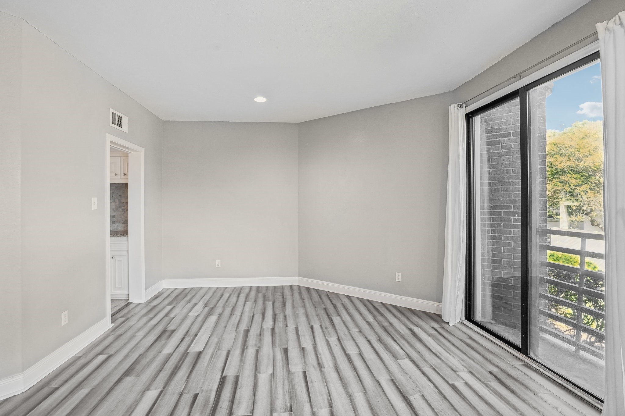 1725 Enterprise Avenue Property Photo 8