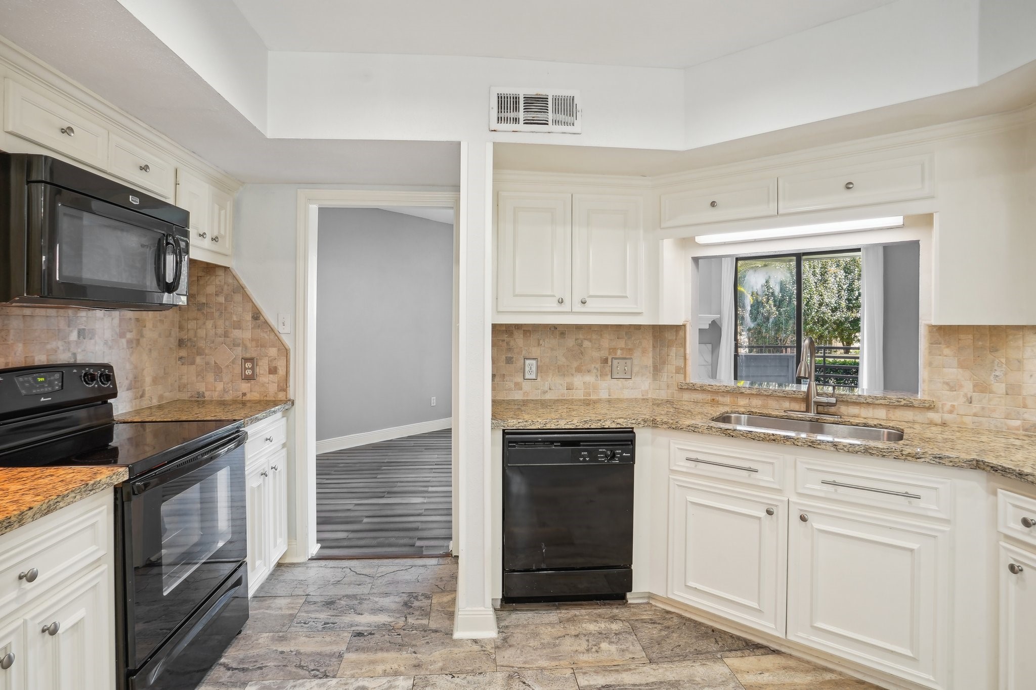 1725 Enterprise Avenue Property Photo 15
