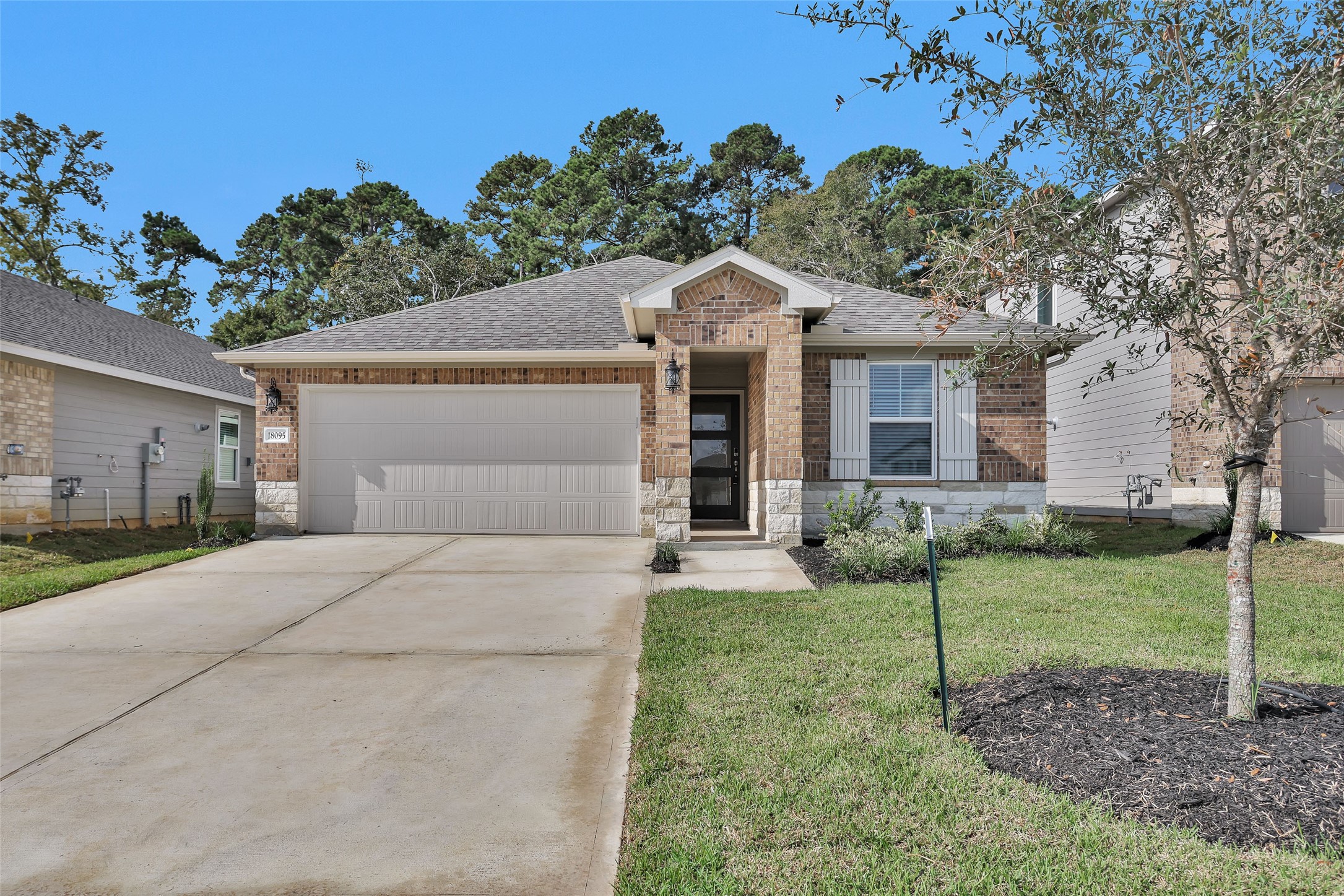 18095 Martin Pines Dr Property Photo 1