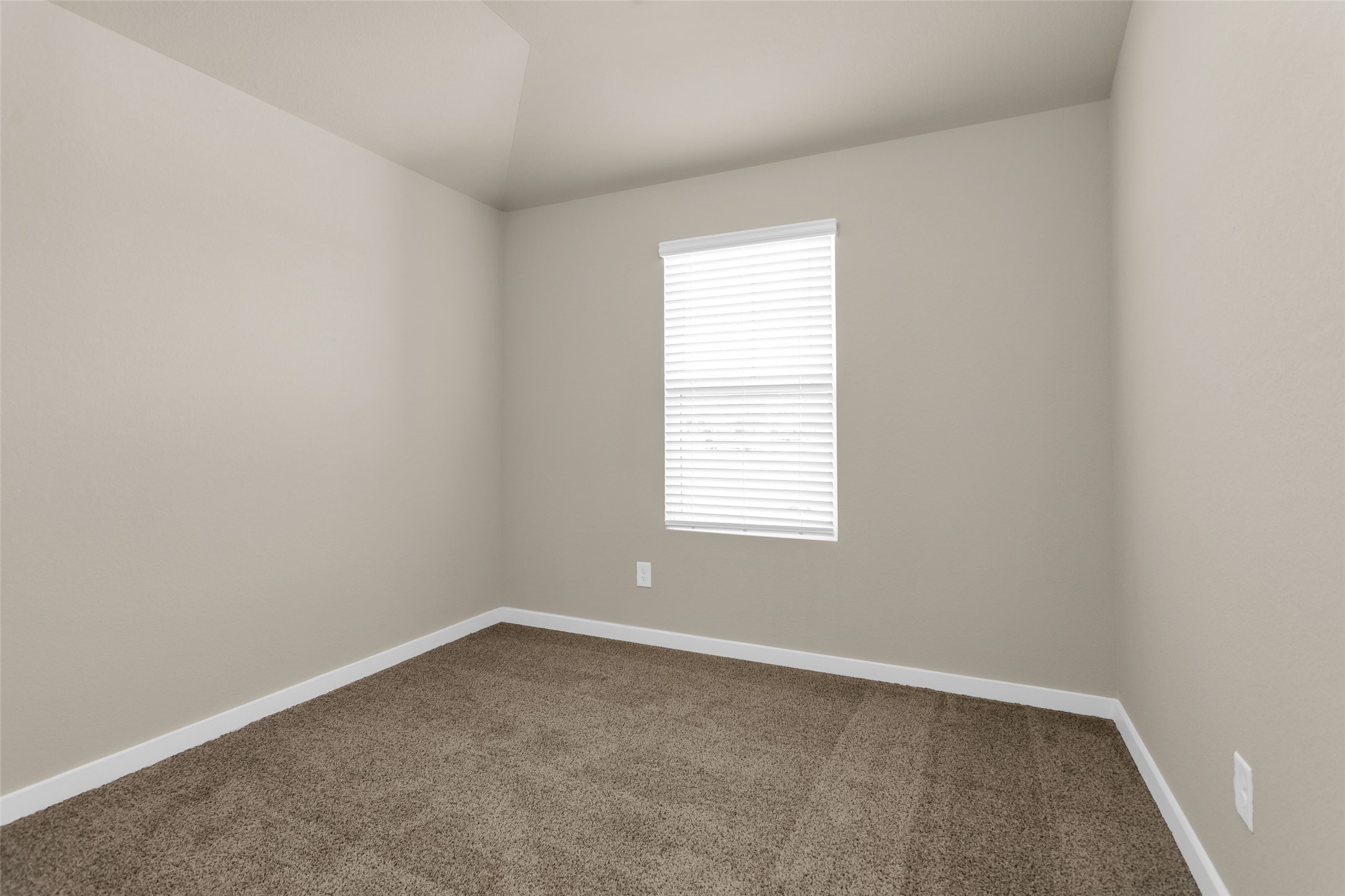 18095 Martin Pines Dr Property Photo 13