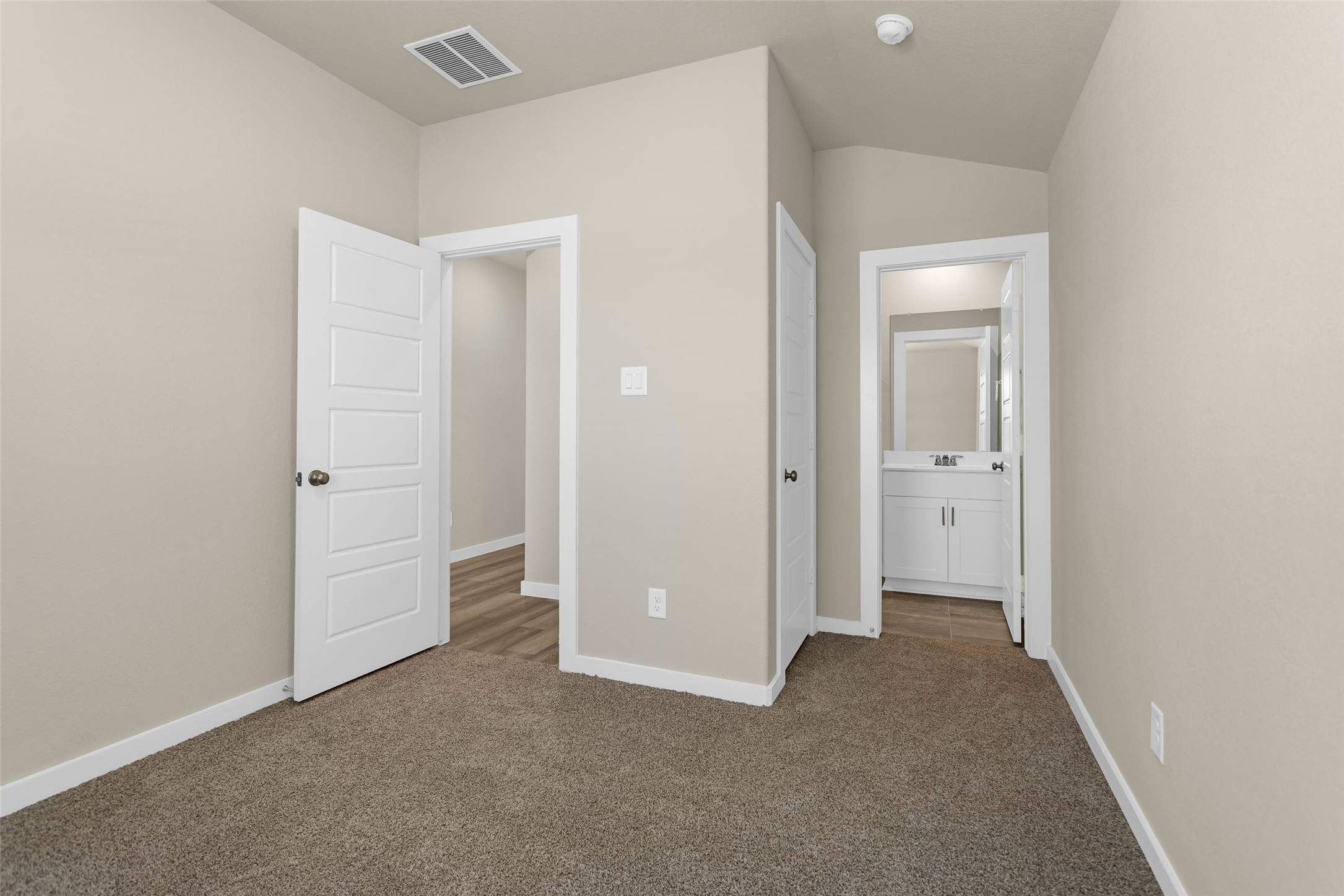 18095 Martin Pines Dr Property Photo 14