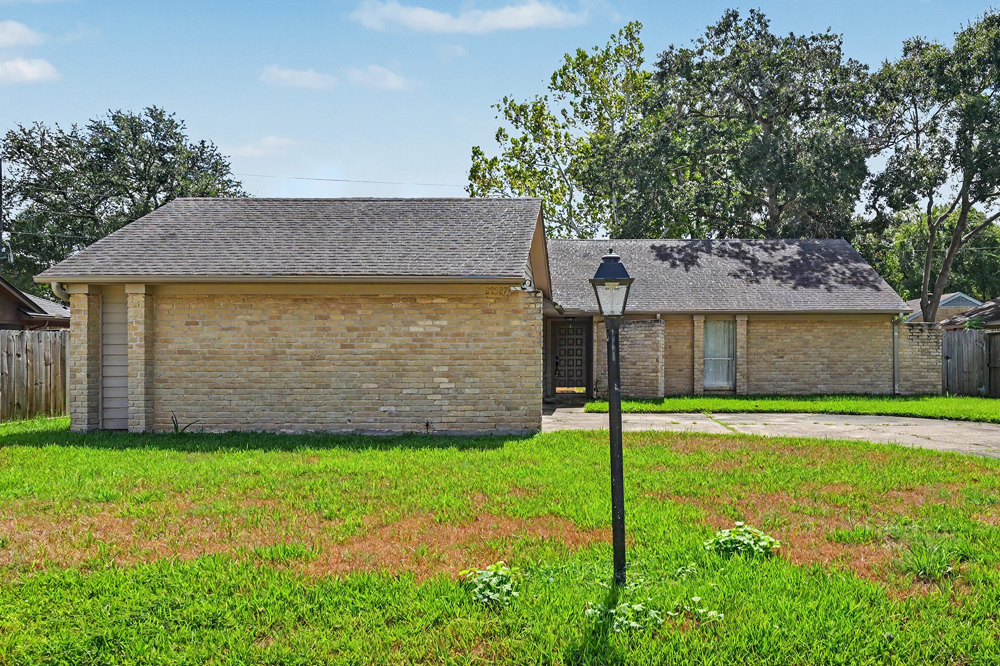 22527 Indian Ridge Drive Property Photo 1