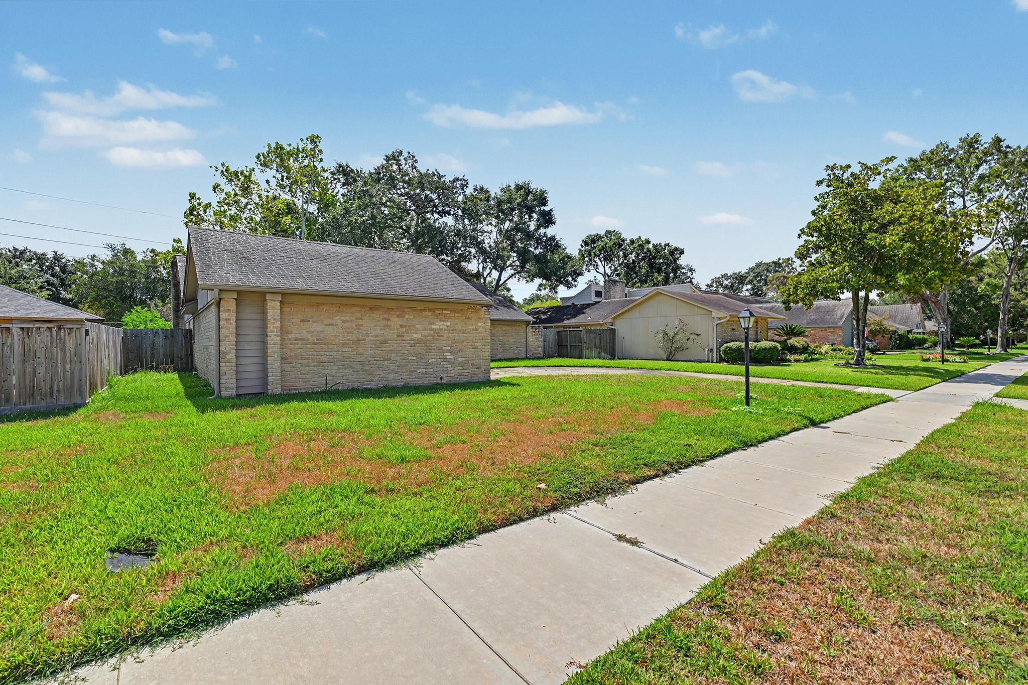22527 Indian Ridge Drive Property Photo 6