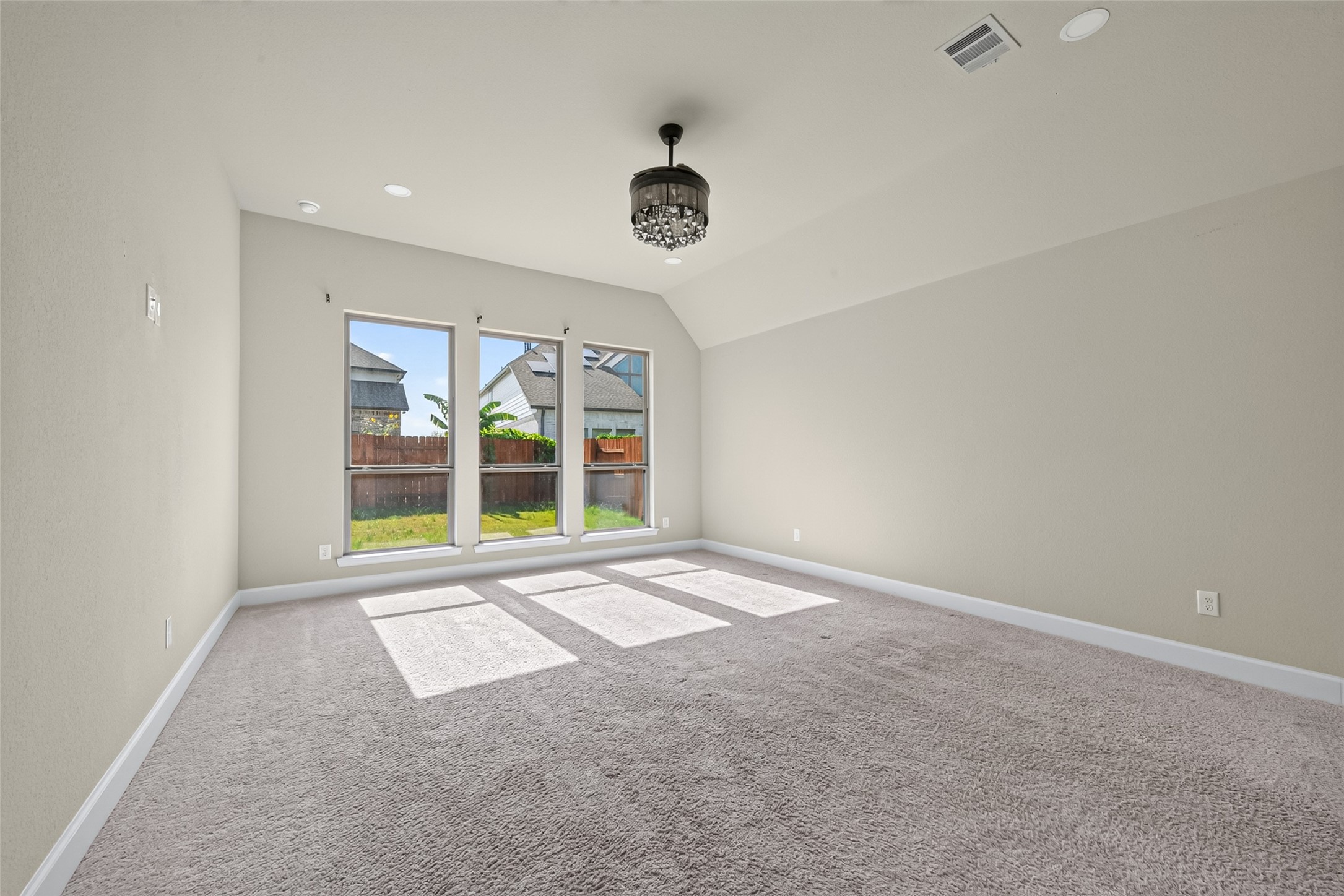 7211 Sylvan Birch Trail Property Photo 3