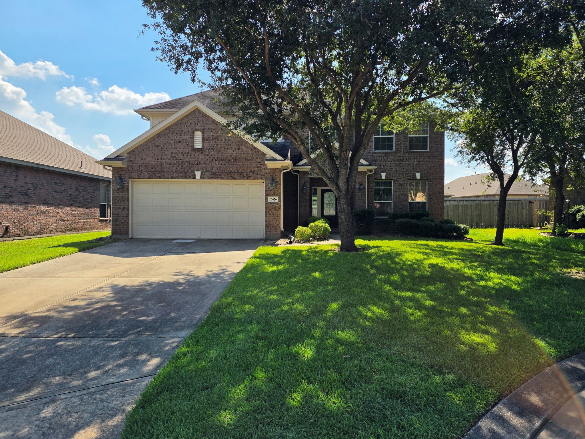 20676 Oakhurst Meadows Drive Property Photo 1