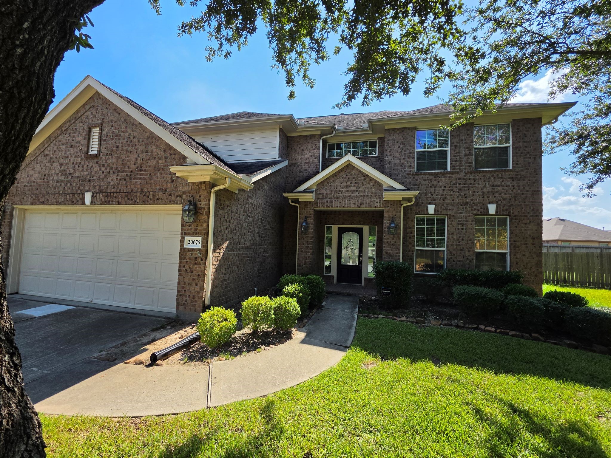 20676 Oakhurst Meadows Drive Property Photo 2
