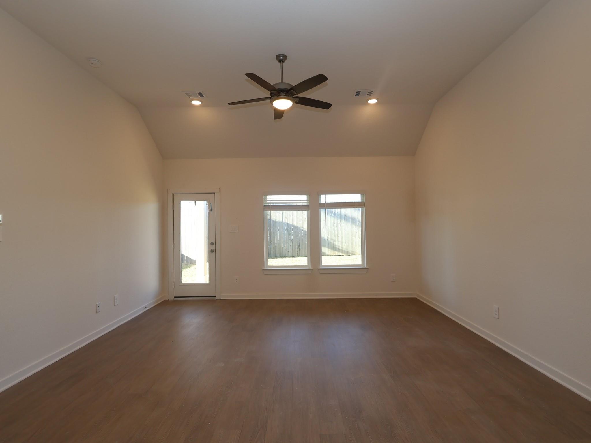 240 Hazy Pines Lane, Willis Tx 77378 Property Photo 6