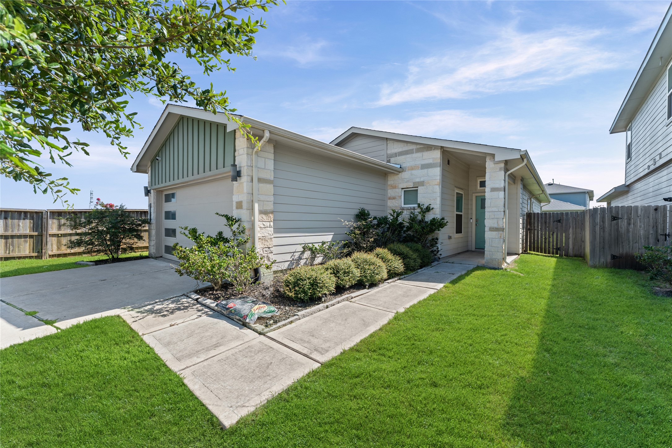 12503 Newport Arch Lane Property Photo 4