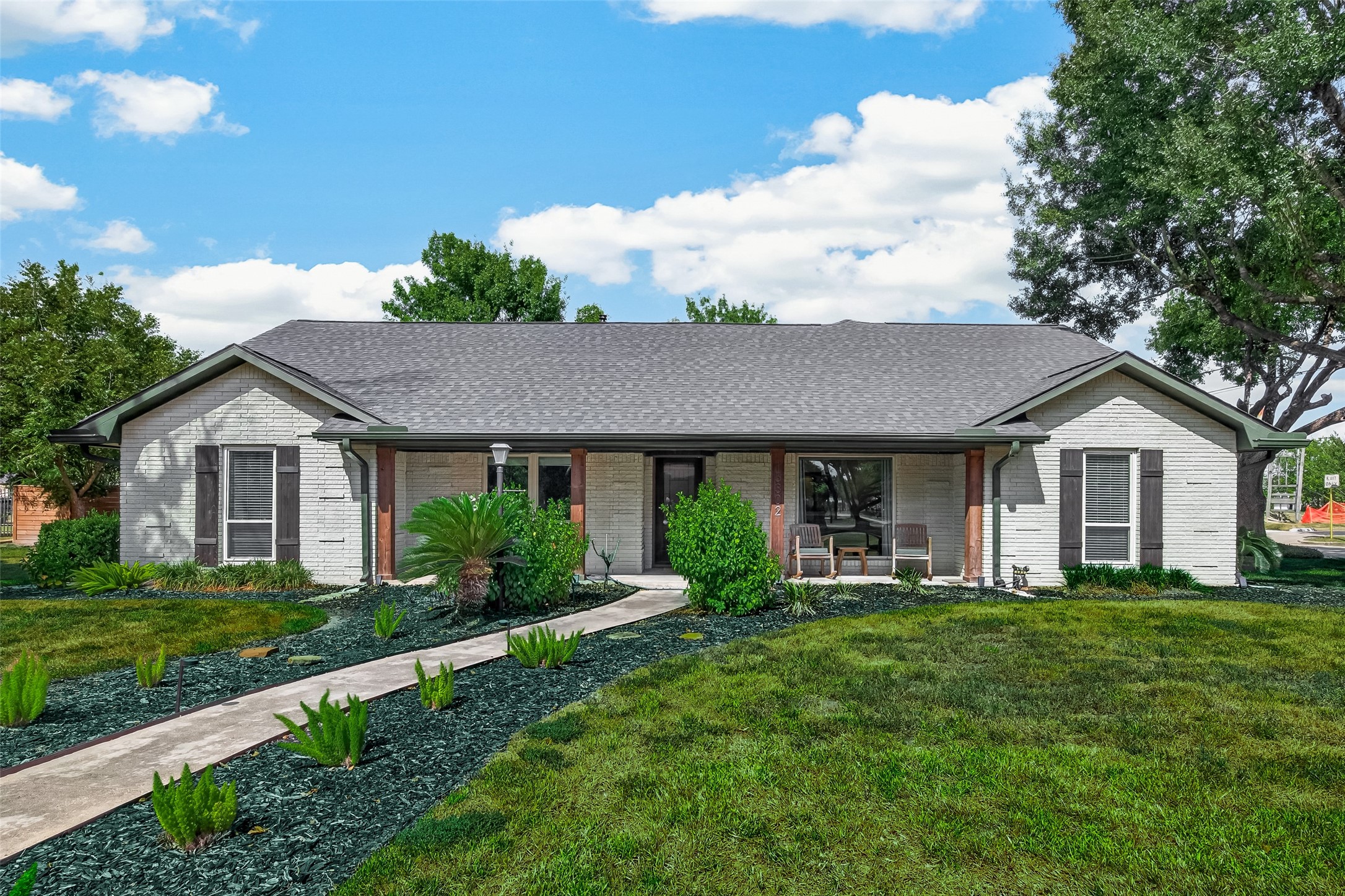 15302 Jersey Drive Property Photo 1