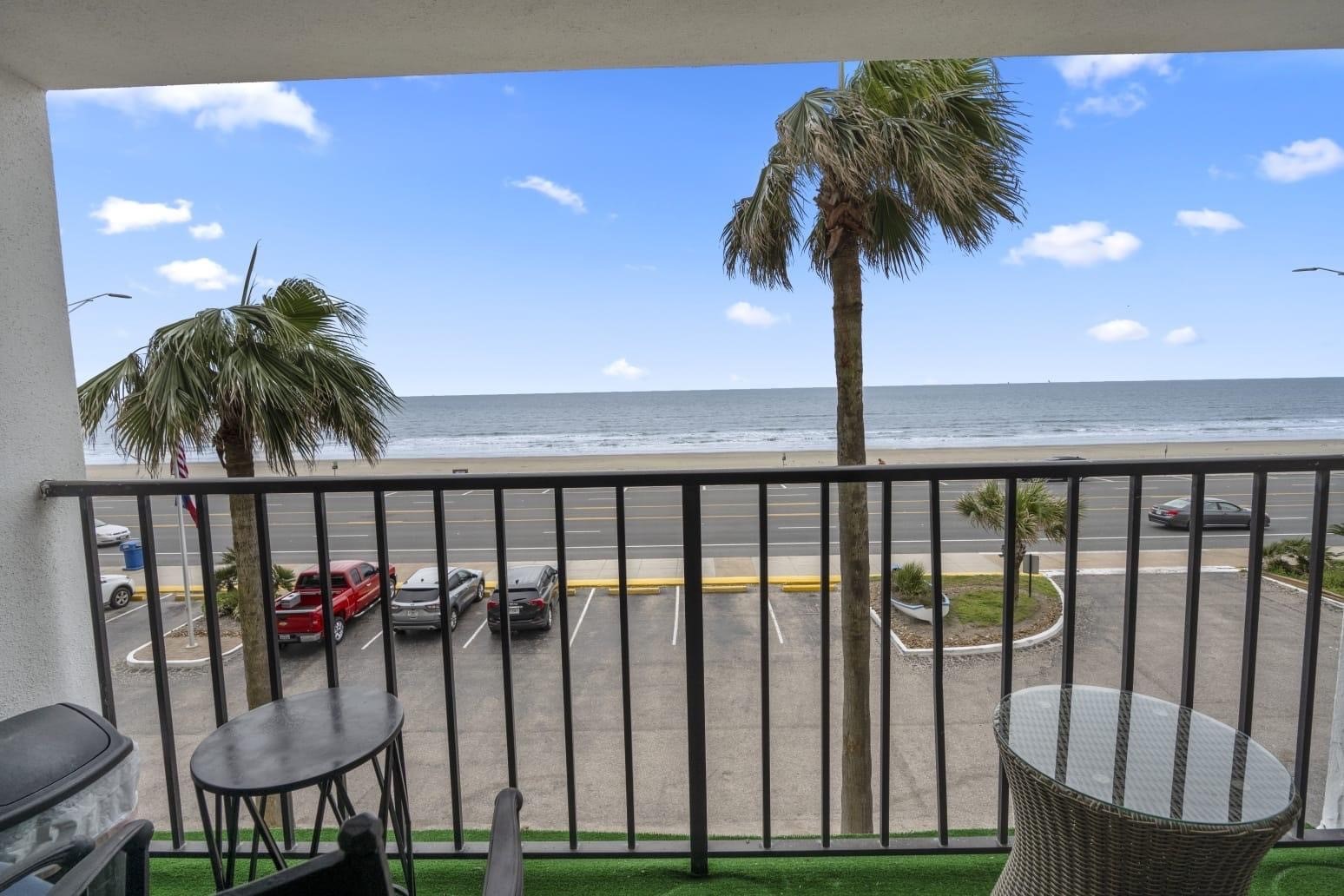 7310 Seawall Boulevard 309 Property Photo 1