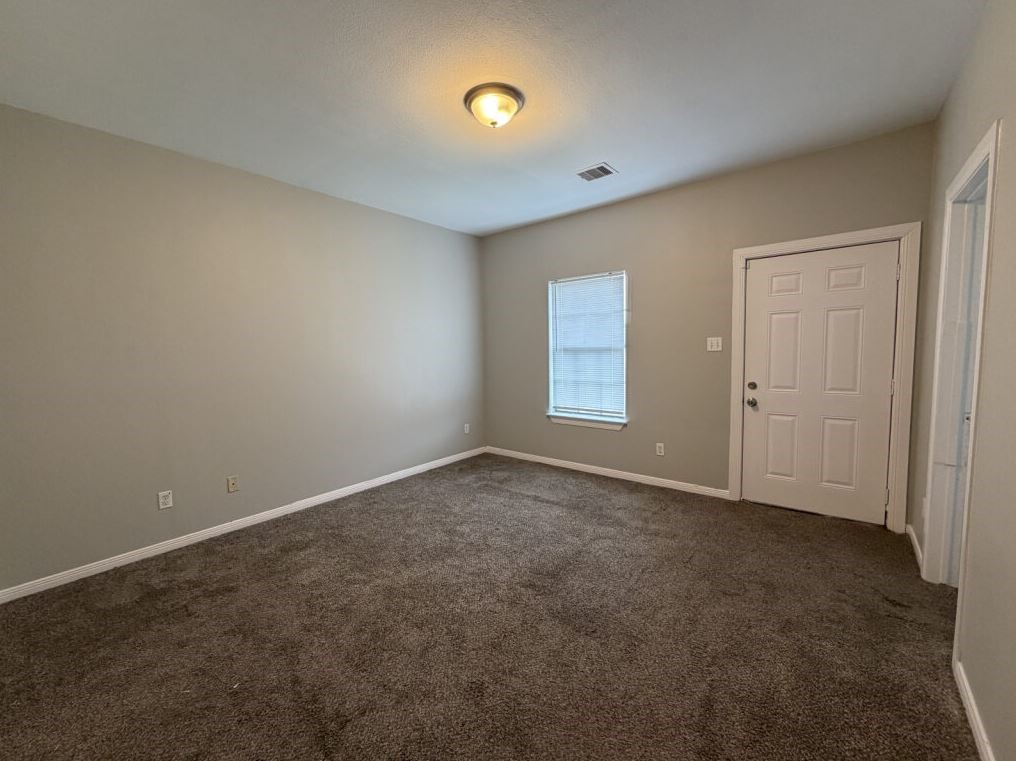 3118 Barberry Drive B Property Photo 5