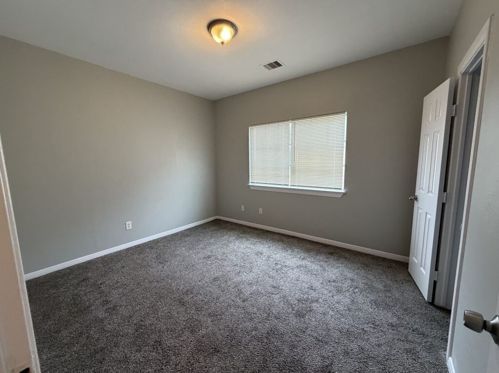 3118 Barberry Drive B Property Photo 6