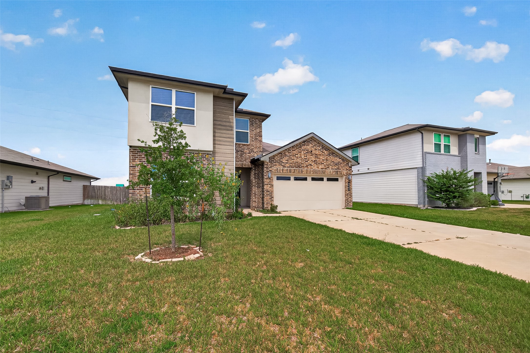 6903 Green Embers Lane Property Photo 4