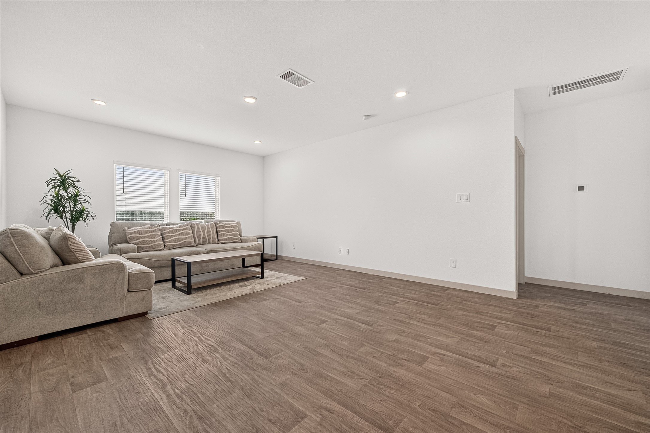 6903 Green Embers Lane Property Photo 8