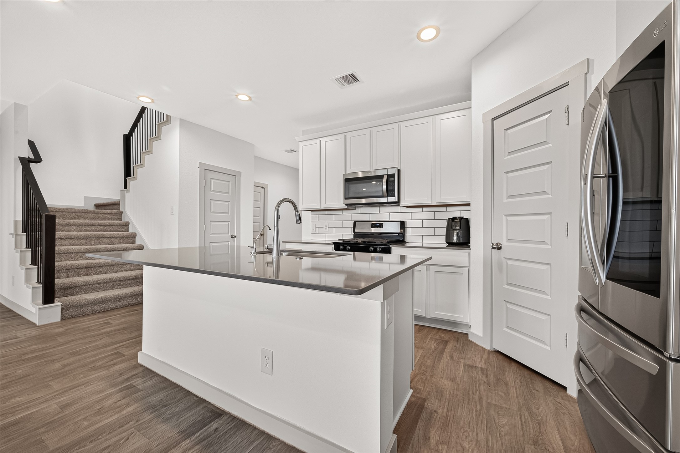 6903 Green Embers Lane Property Photo 16