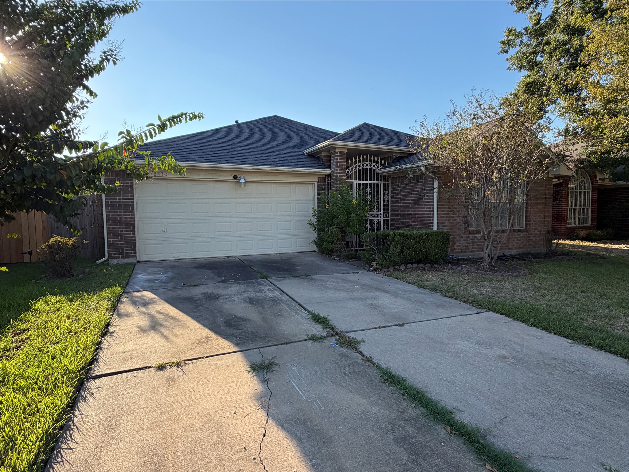 6430 Cape Forward Drive Property Photo 2