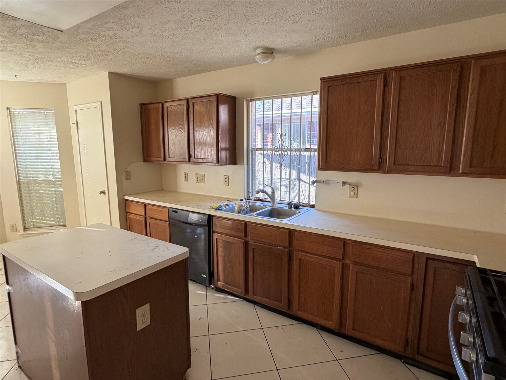 6430 Cape Forward Drive Property Photo 17