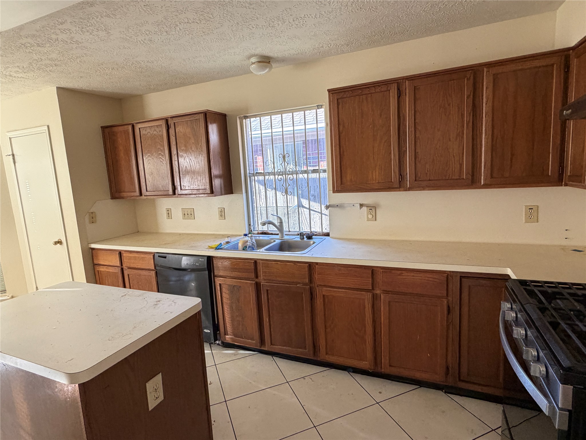 6430 Cape Forward Drive Property Photo 18