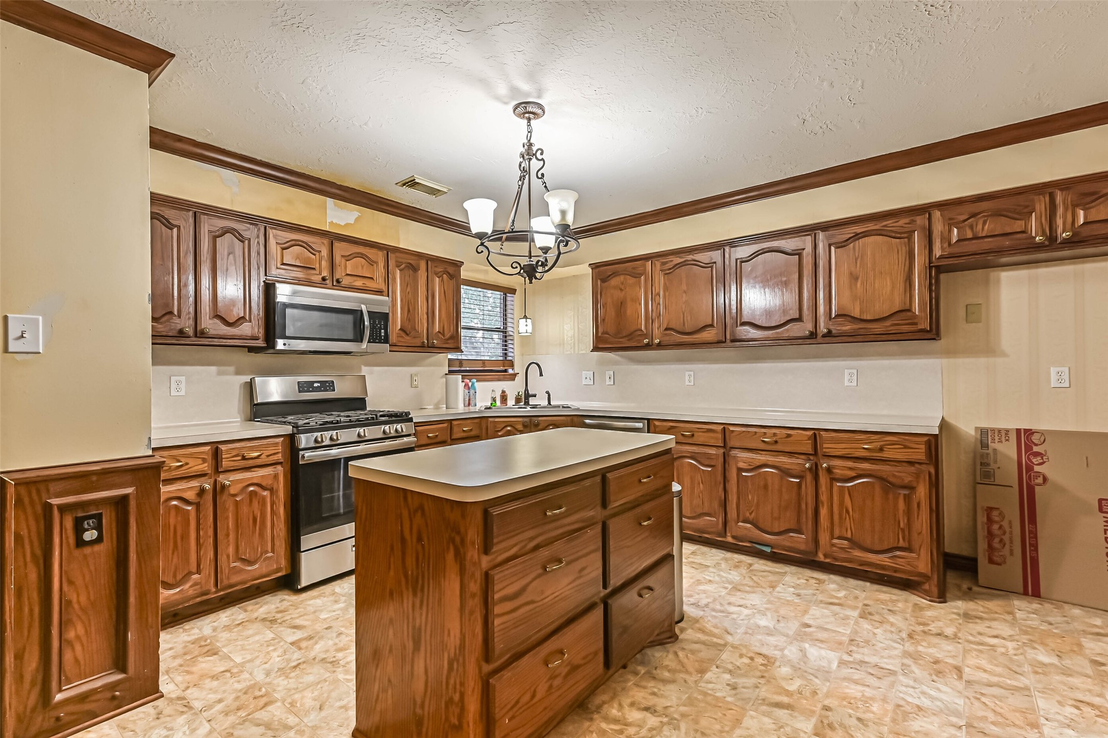 7003 Amie Lane Cr879 Property Photo 11
