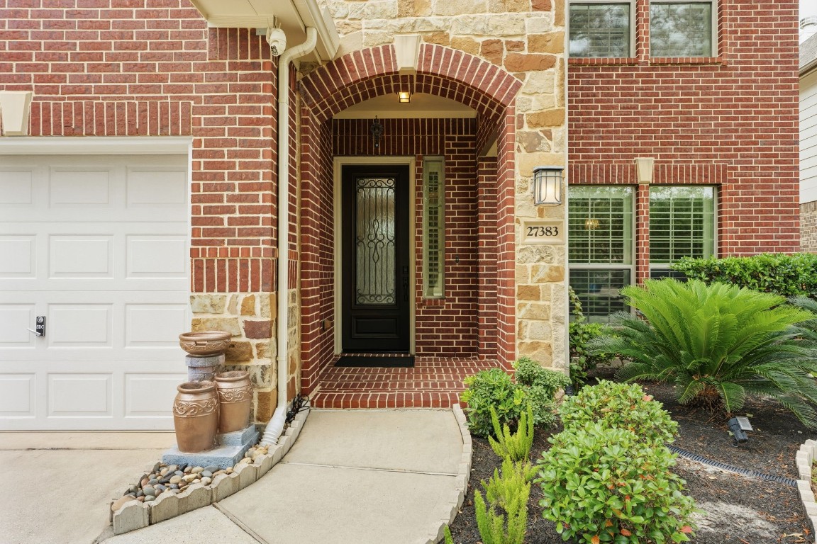 27383 Pendleton Trace Drive Property Photo 2