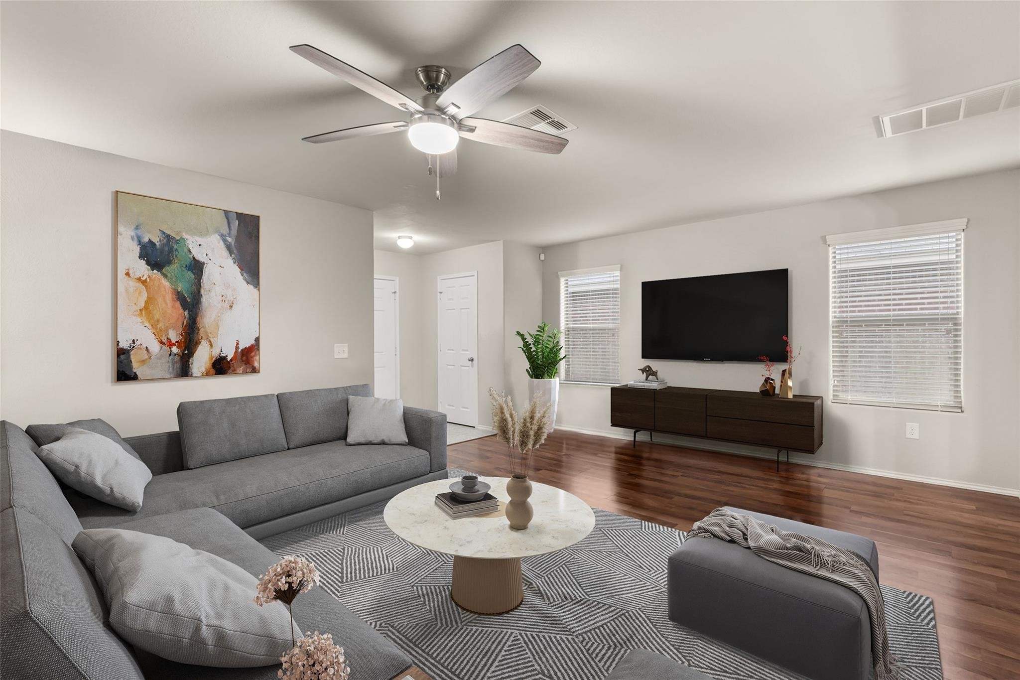 8102 Yaupon View Drive Property Photo 4