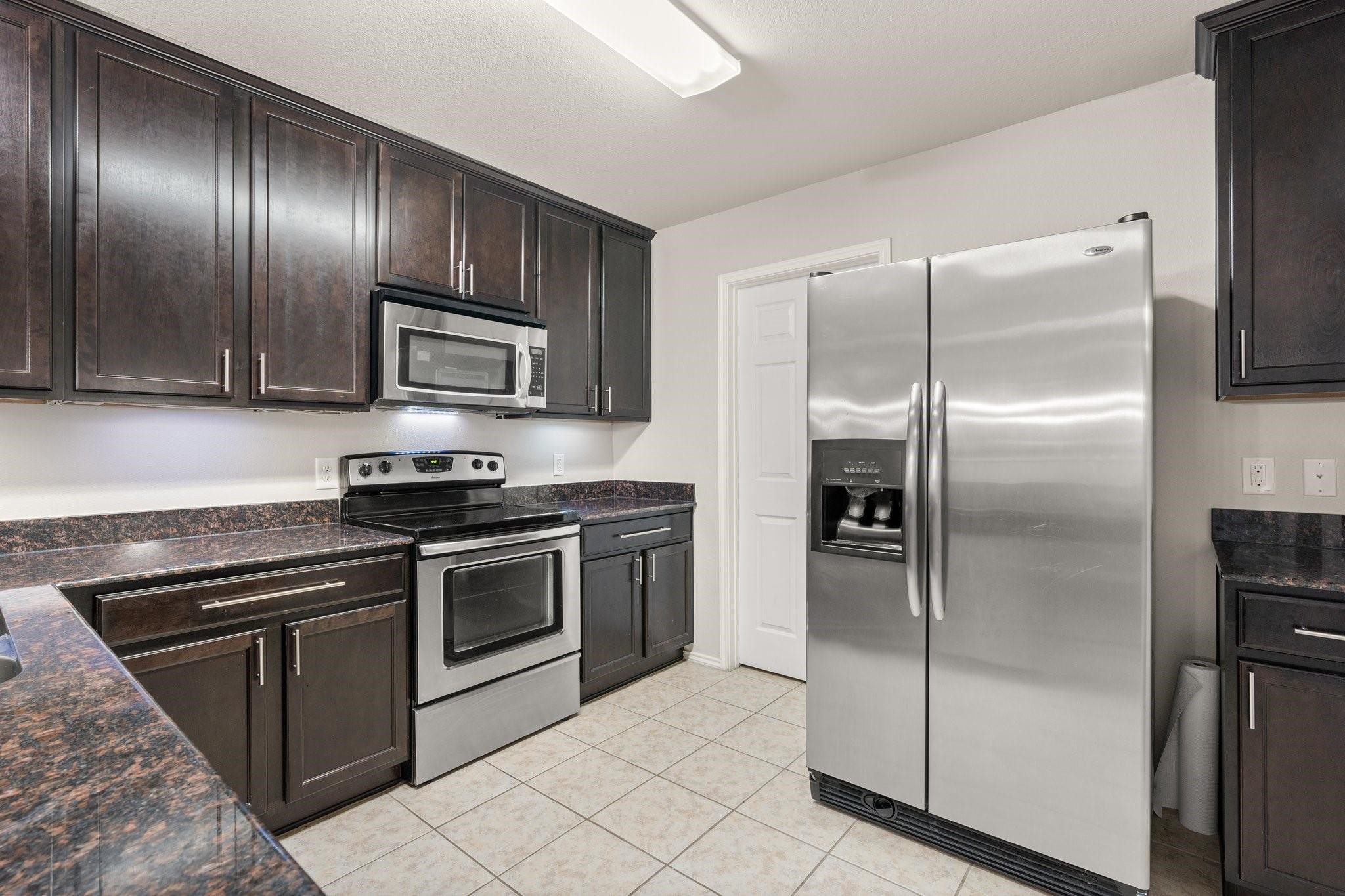 8102 Yaupon View Drive Property Photo 8