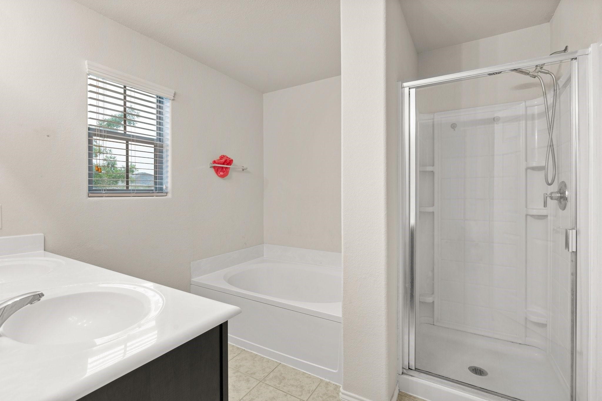 8102 Yaupon View Drive Property Photo 11