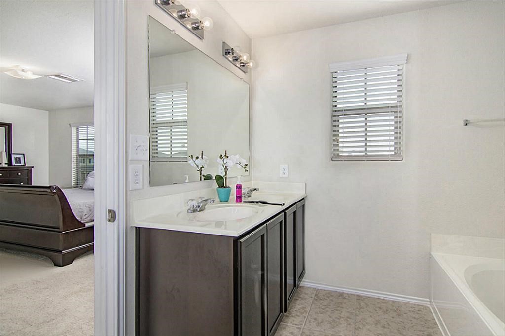 8102 Yaupon View Drive Property Photo 25