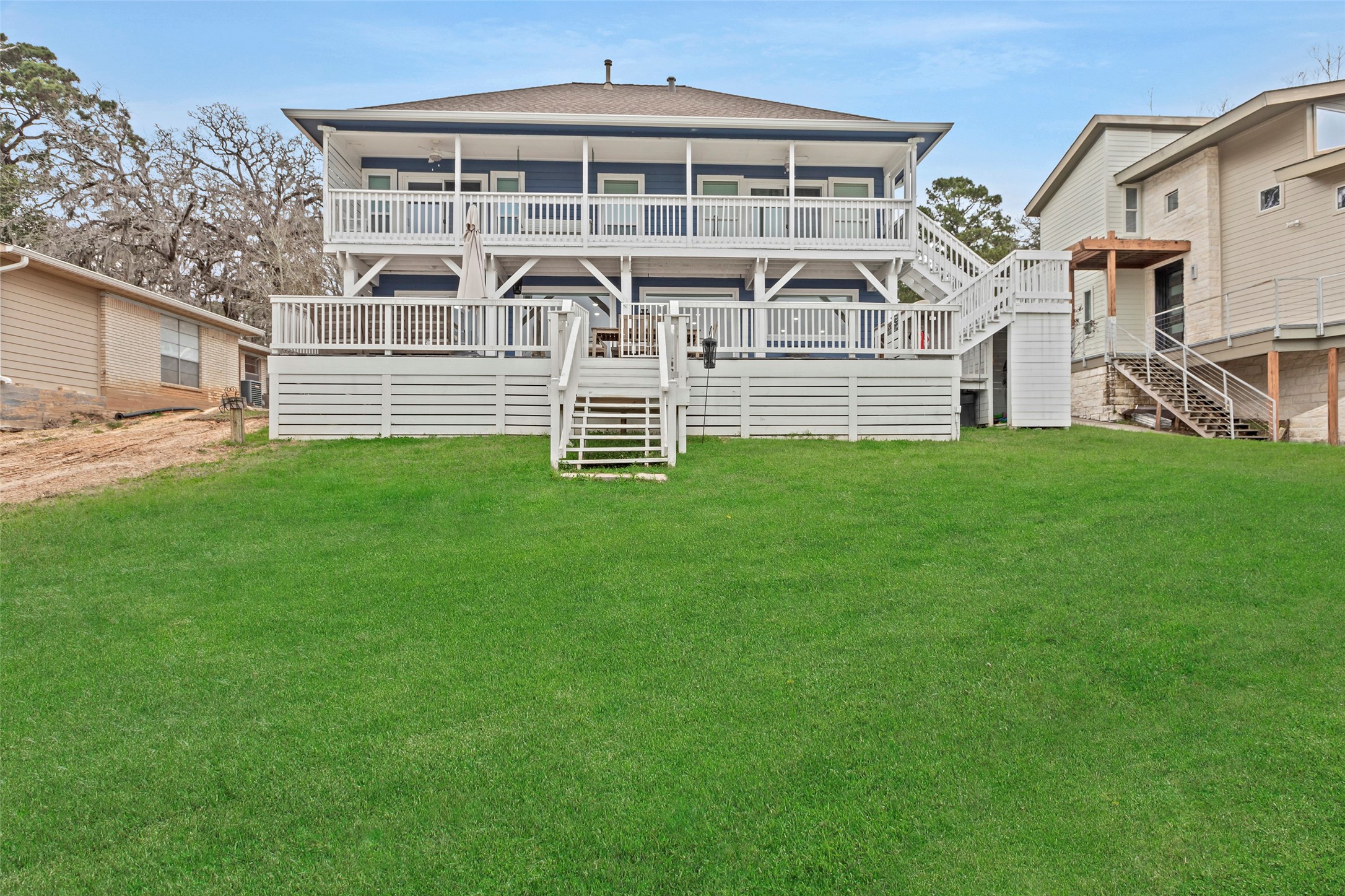 60 Edgewater Way Property Photo 1