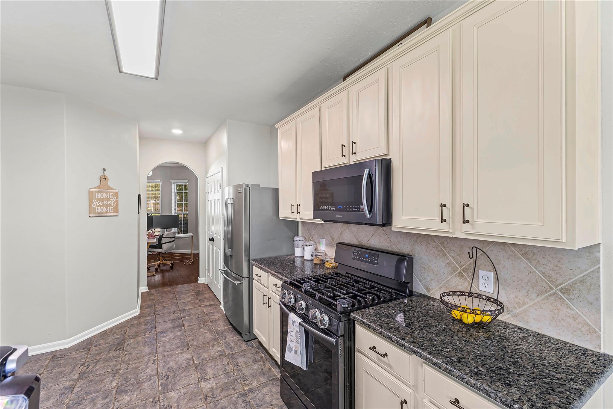 2701 Shallow Falls Court Property Photo 8