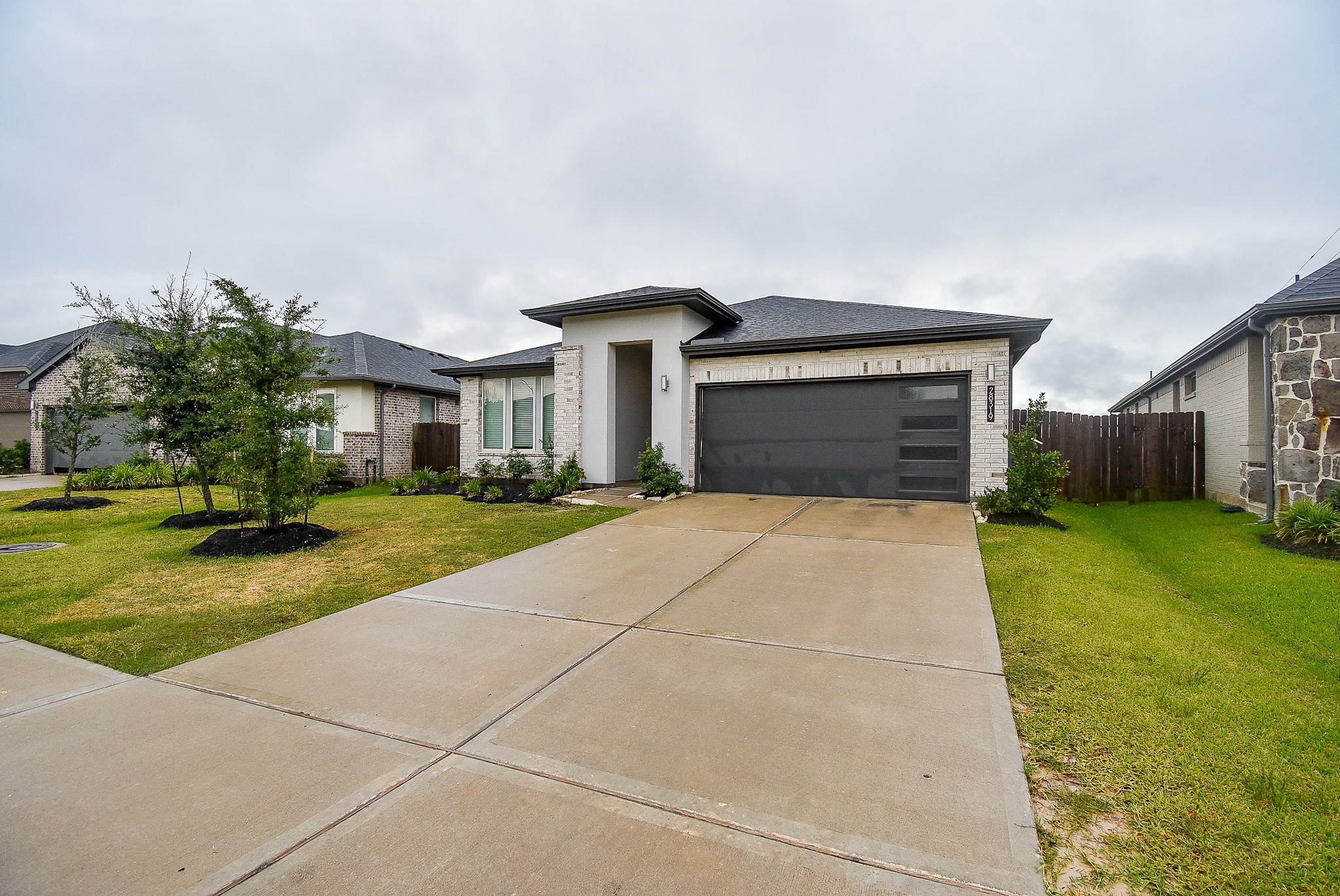 28319 Hannahs Harbor Lane Property Photo