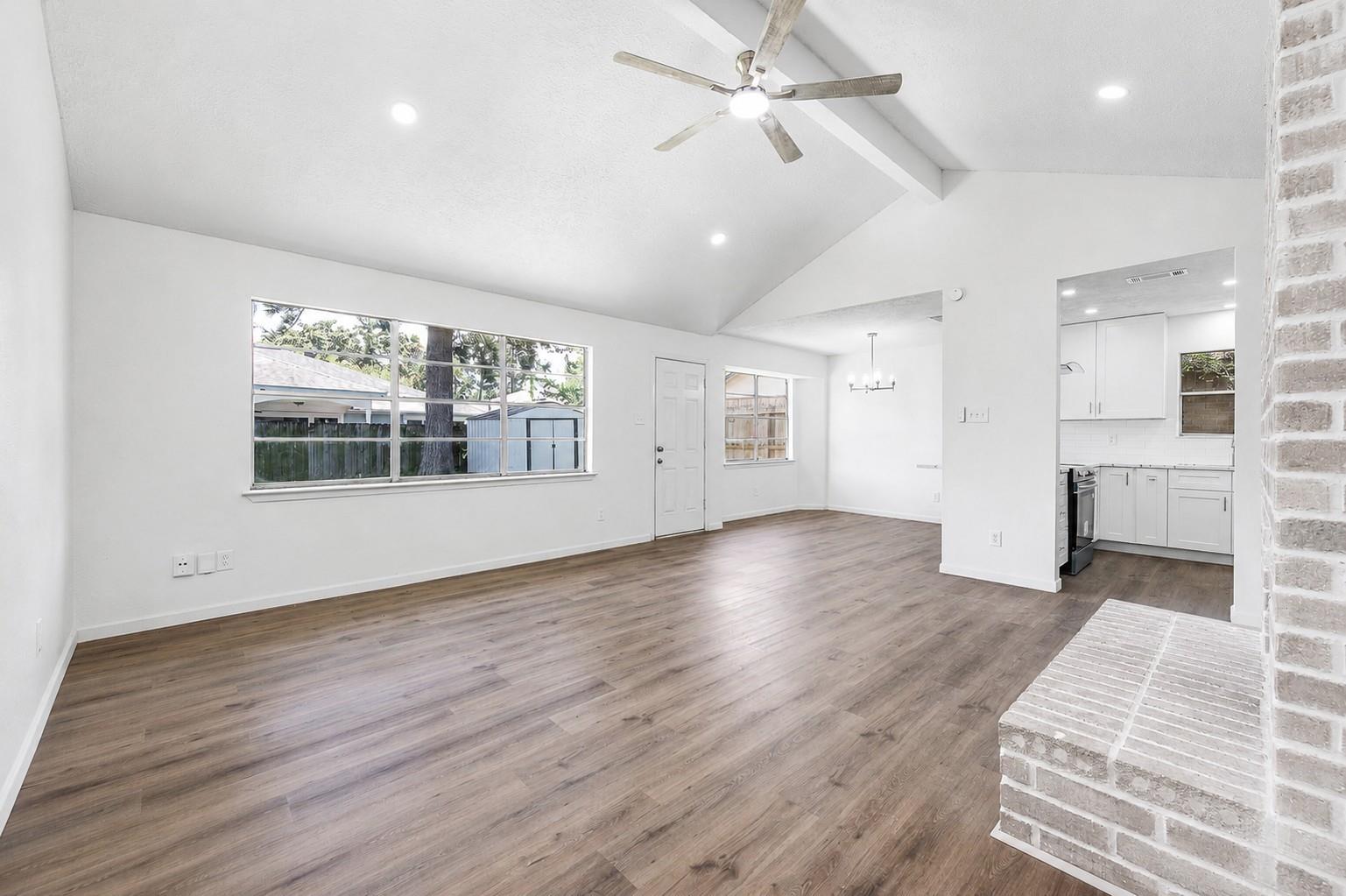6526 Lynngate Drive Property Photo 4