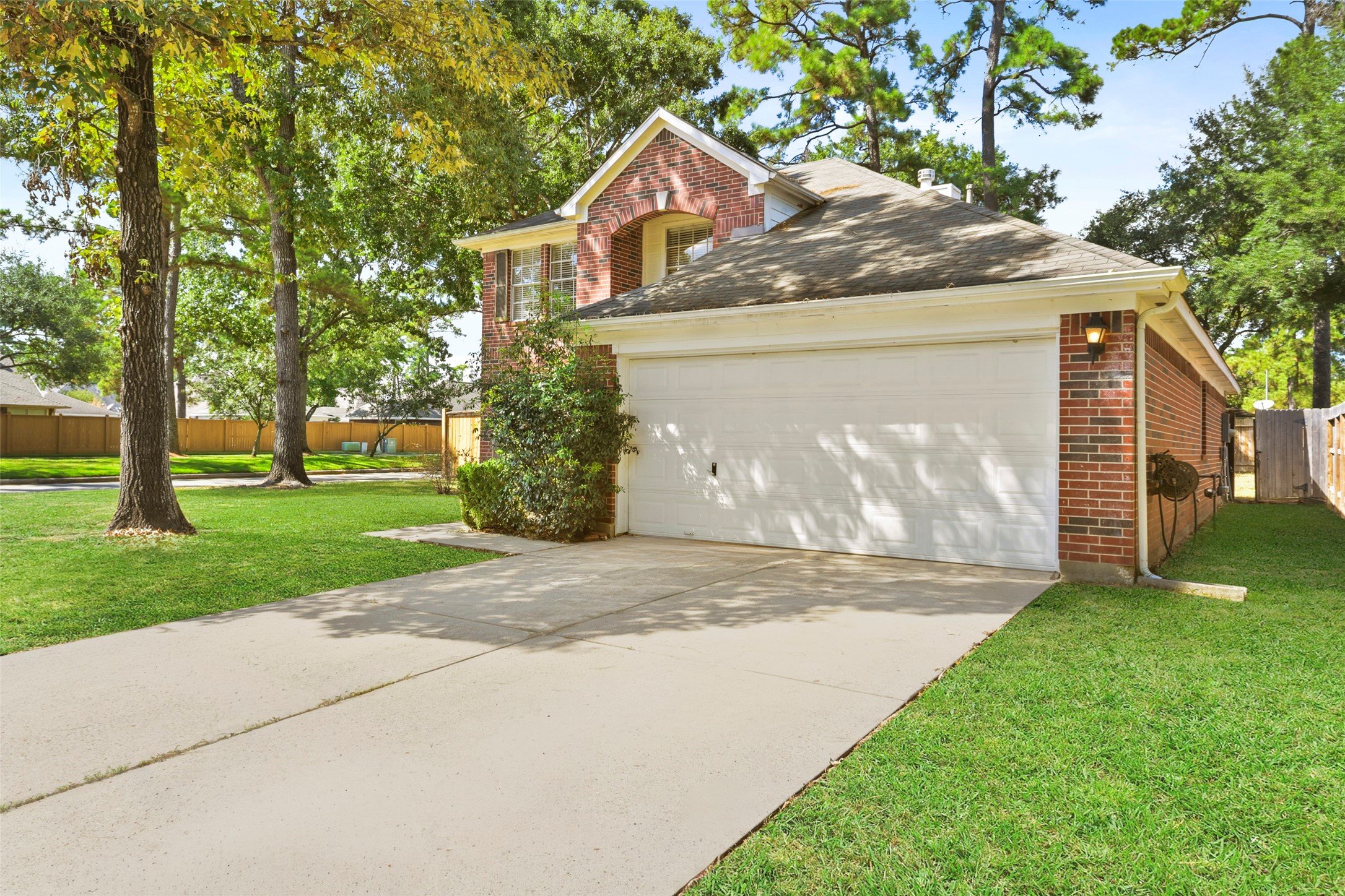 2003 Whitelaw Drive Property Photo 2