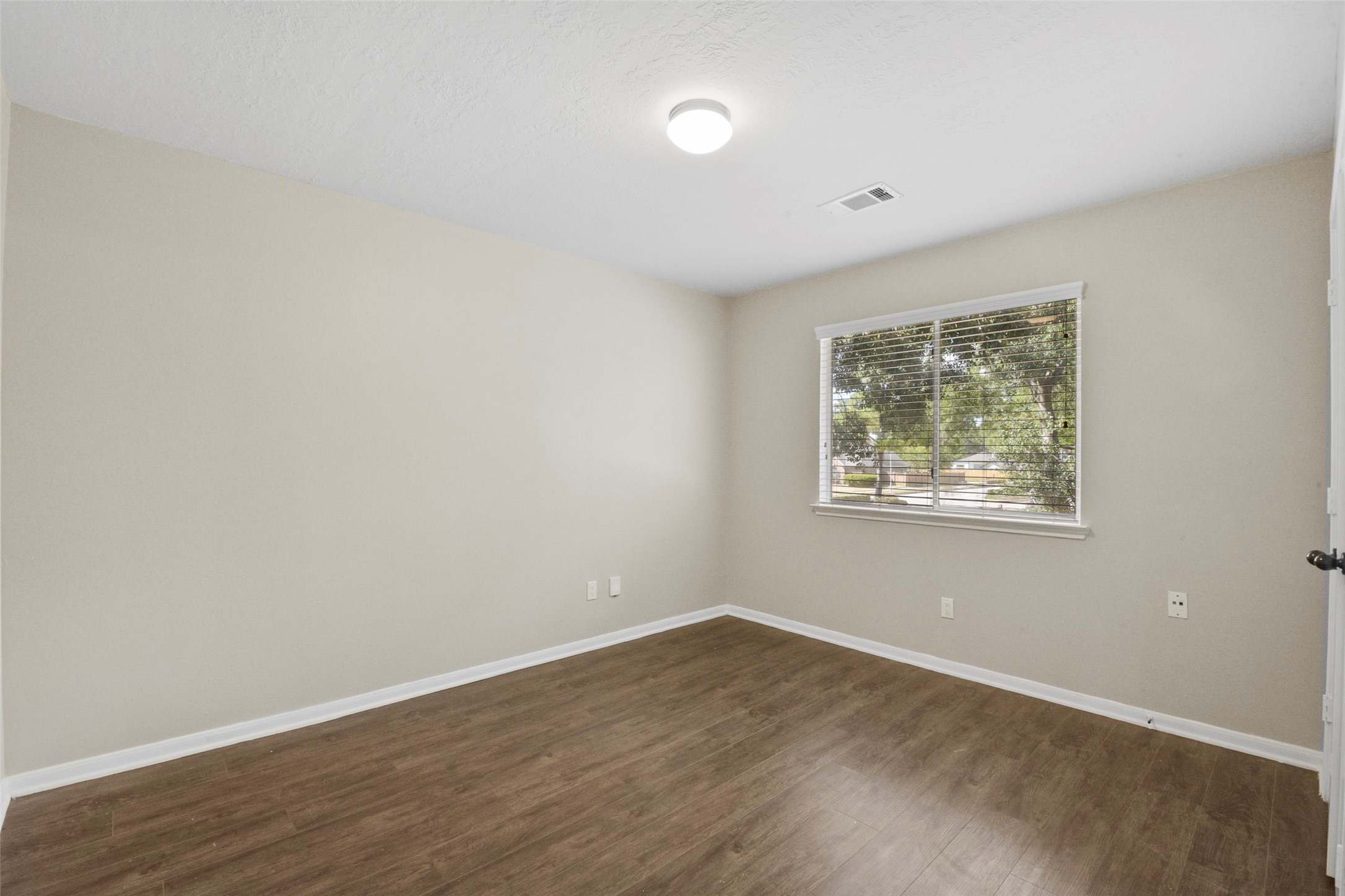2003 Whitelaw Drive Property Photo 28