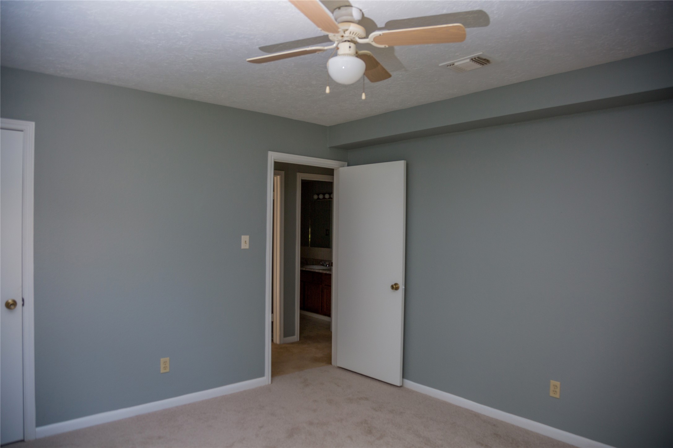512 County Rd 337 Property Photo 11