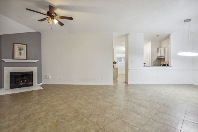18617 Nw Hiddenbay Way Drive Property Photo 6