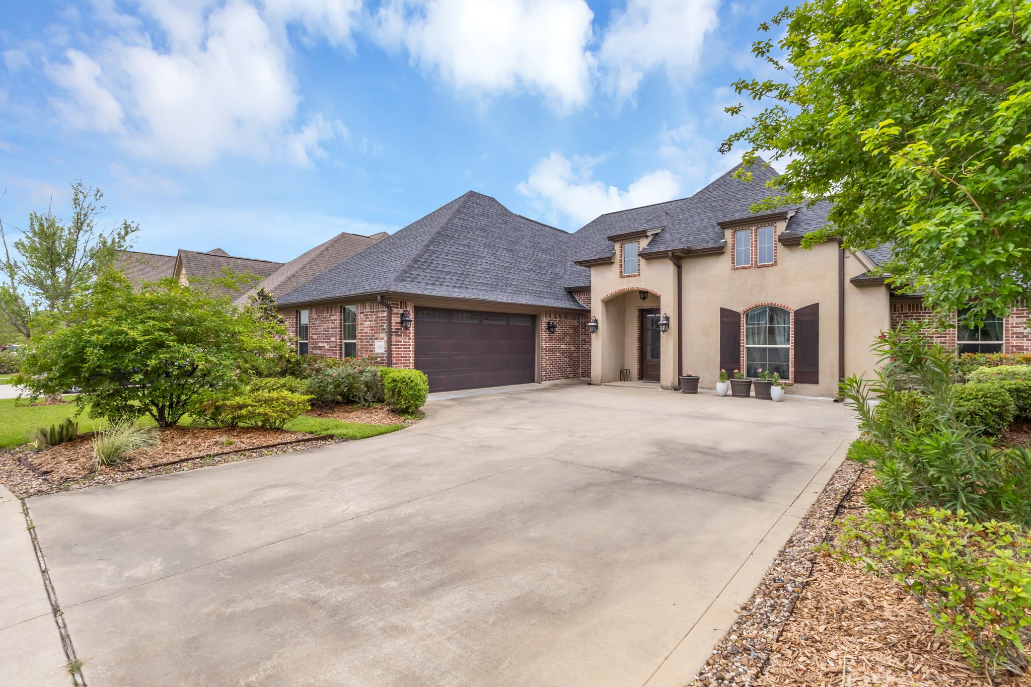 330 Chaple Creek Drive Property Photo 2